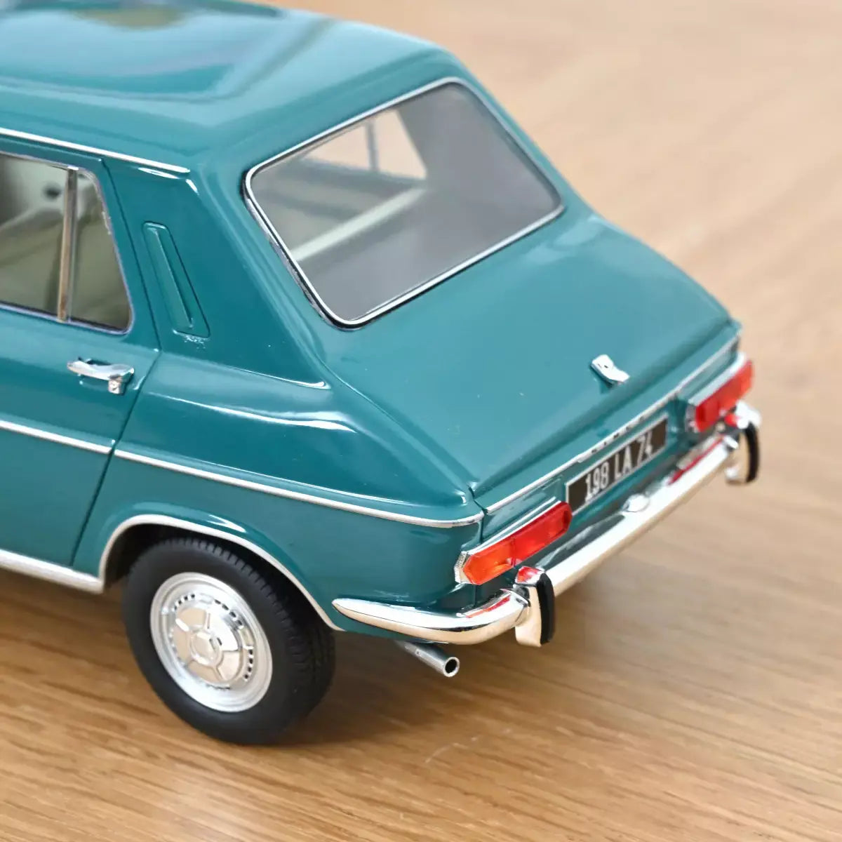 Voiture miniature collection 1/18 Simca 1100 GLS 1968 Vert Borodine Norev 185754