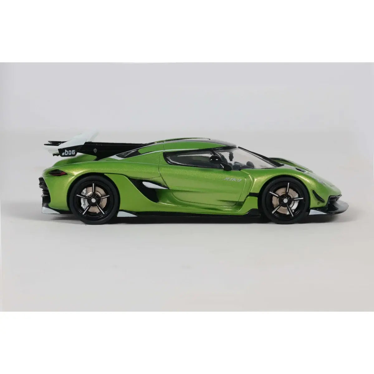 Voiture miniature 1/43 Koenigsegg Jesko vert métallique 2022 Solido S4312605