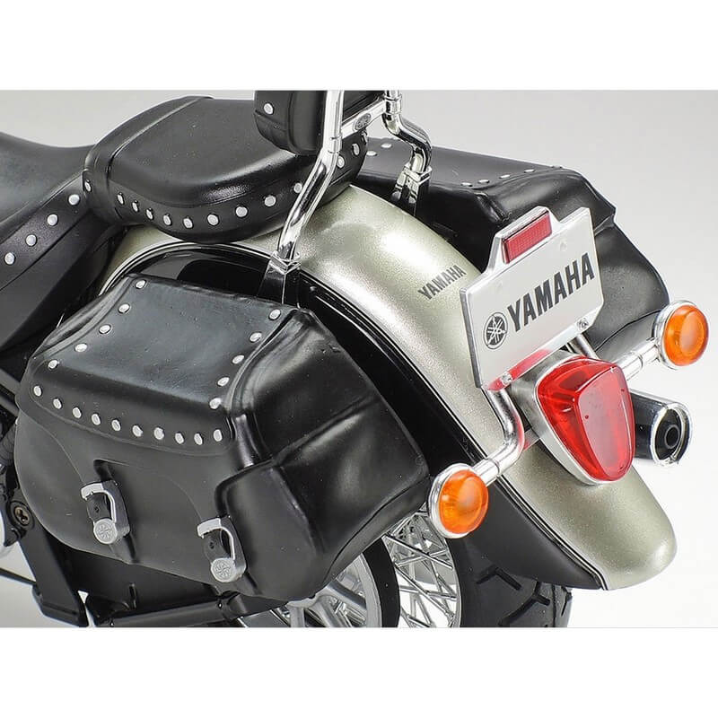 Coffret Yamaha XV1600 Road Star Custom - 1/35 - Tamiya 14135 - Breizh Modélisme.