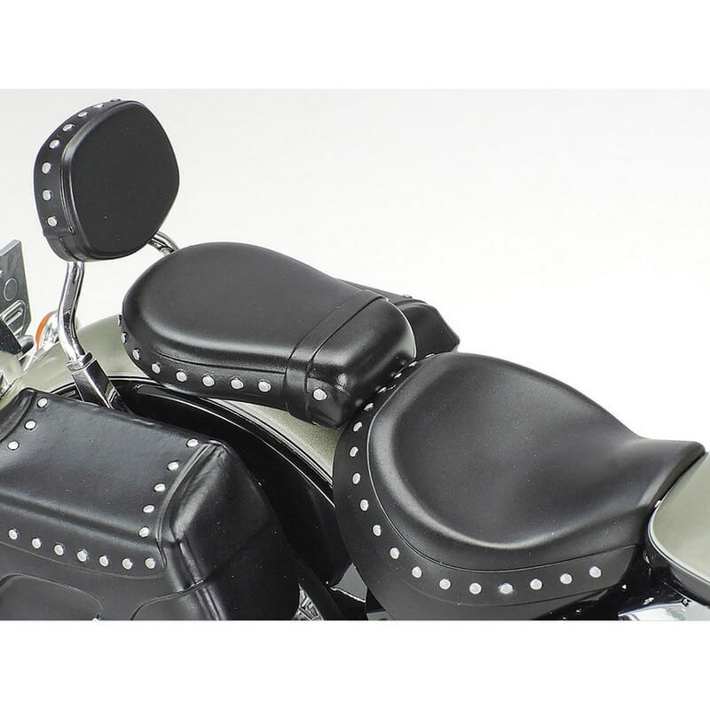 Coffret Yamaha XV1600 Road Star Custom - 1/35 - Tamiya 14135 - Breizh Modélisme.