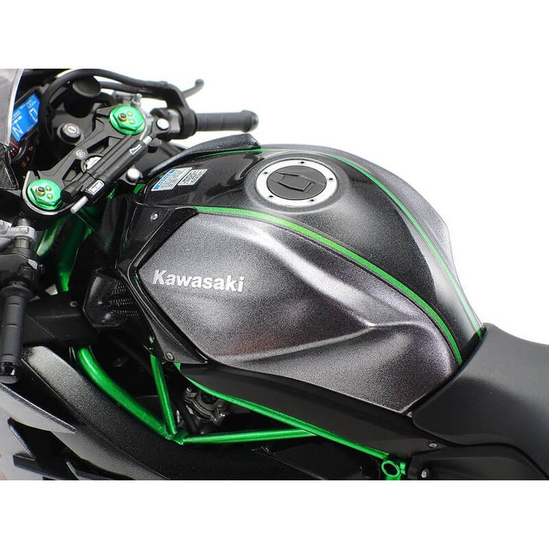 Maquette moto Kawasaki Ninja H2 Carbon - Tamiya 14136 - 1/12 - Breizh Modélisme.