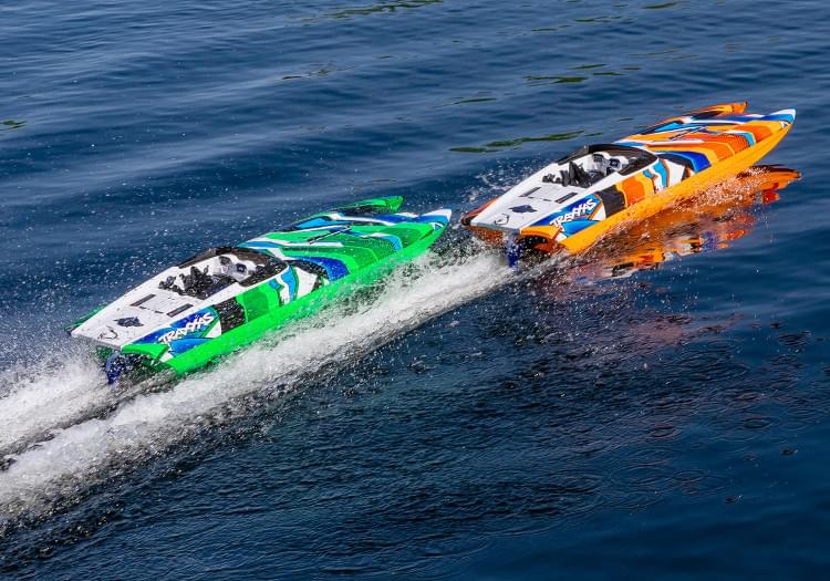 Bateau radiocommandé M41 DCB Widebody 80km/h TSM - Traxxas 57046-4 - Breizh Modélisme.