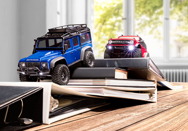 Traxxas TRX-4M 1/18 Land Rover Defender Crawler Bleu RTR - 97054-1 - Breizh Modélisme.