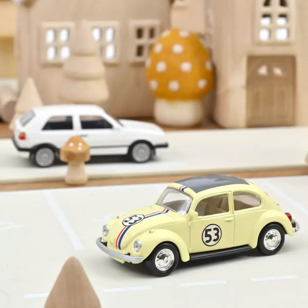 Voiture miniature 1/43 VW Coccinelle 1973 n°53 Jet-car Norev 841005