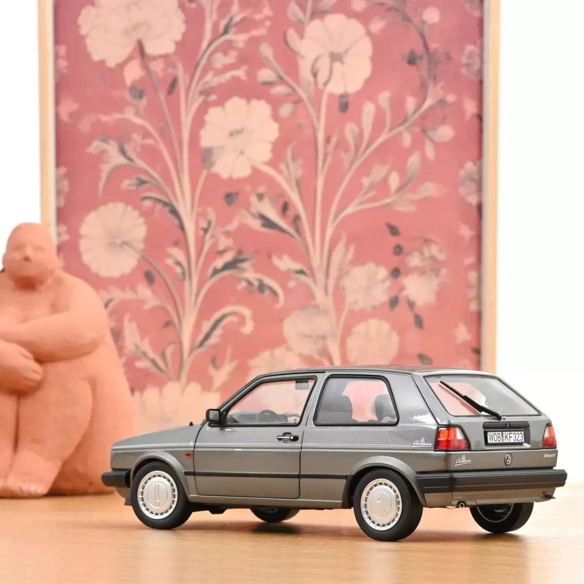 Voiture miniature collection 1/18 VW Golf Champion 1990 Gris métallisé Norev 188564