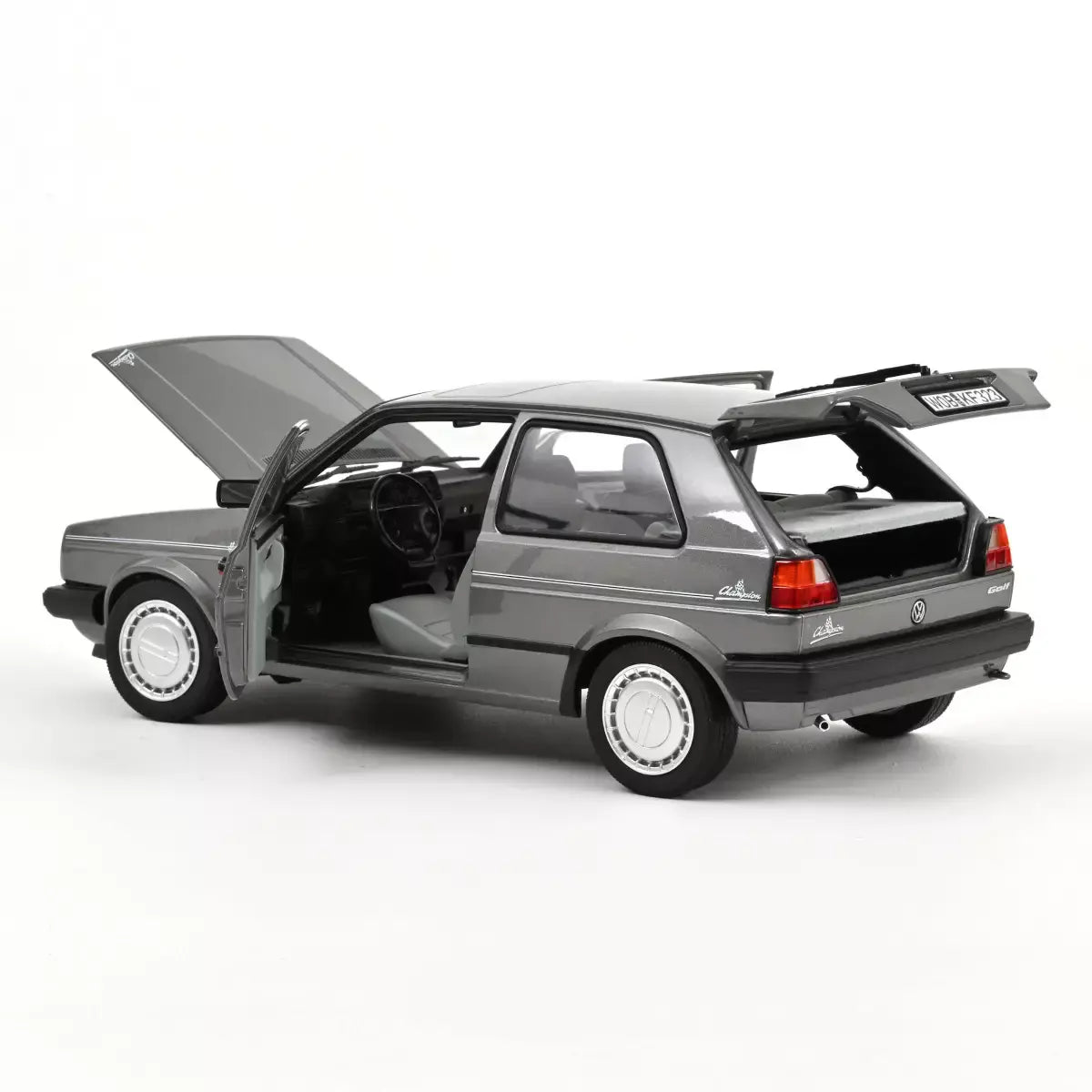 Voiture miniature collection 1/18 VW Golf Champion 1990 Gris métallisé Norev 188564