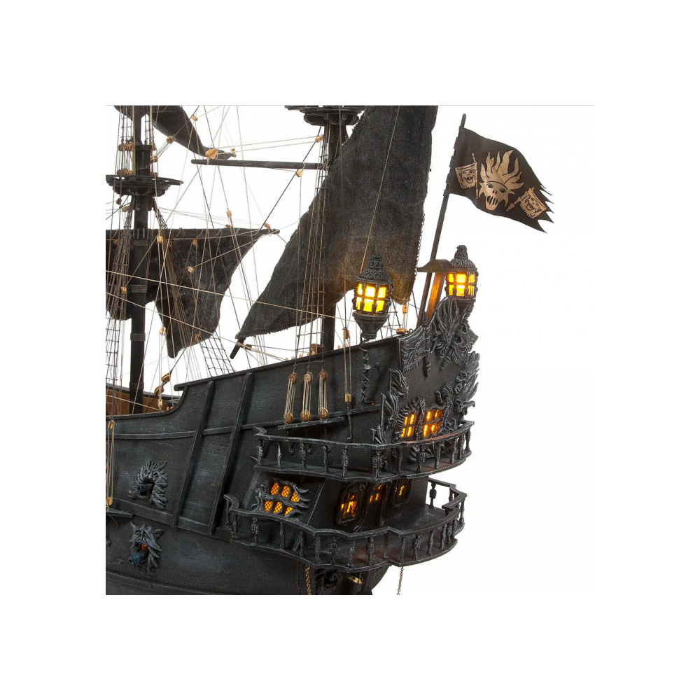 Revell Black Pearl inspiré de « Pirates des Caraïbes » LED Edition Maquette  à construire