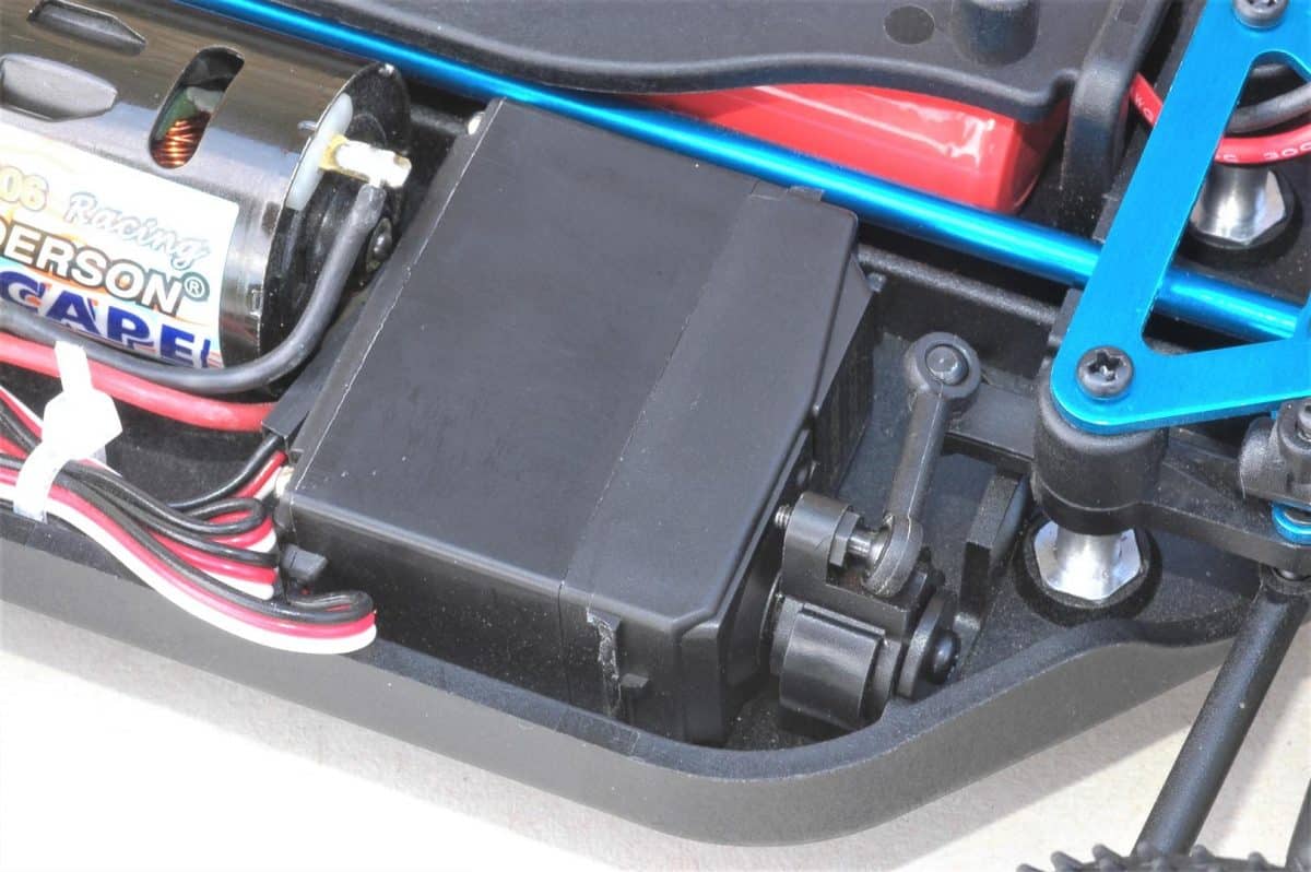 Comment installer un servo de direction