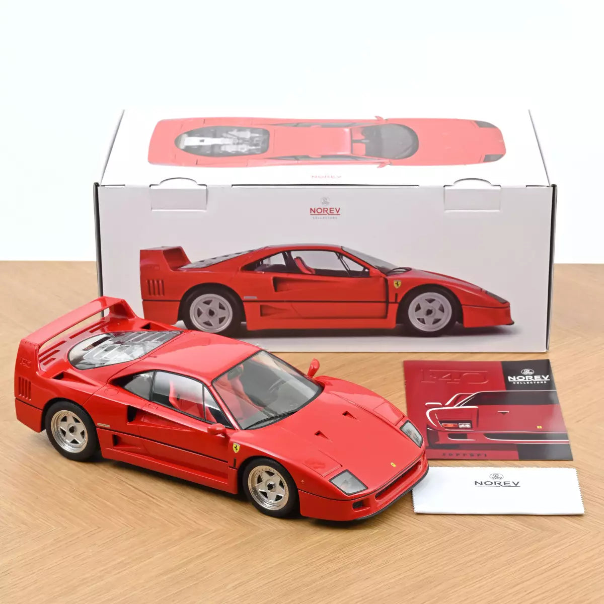 Voiture miniature collection 1/12 Ferrari F40 1987 Rouge Norev 127902