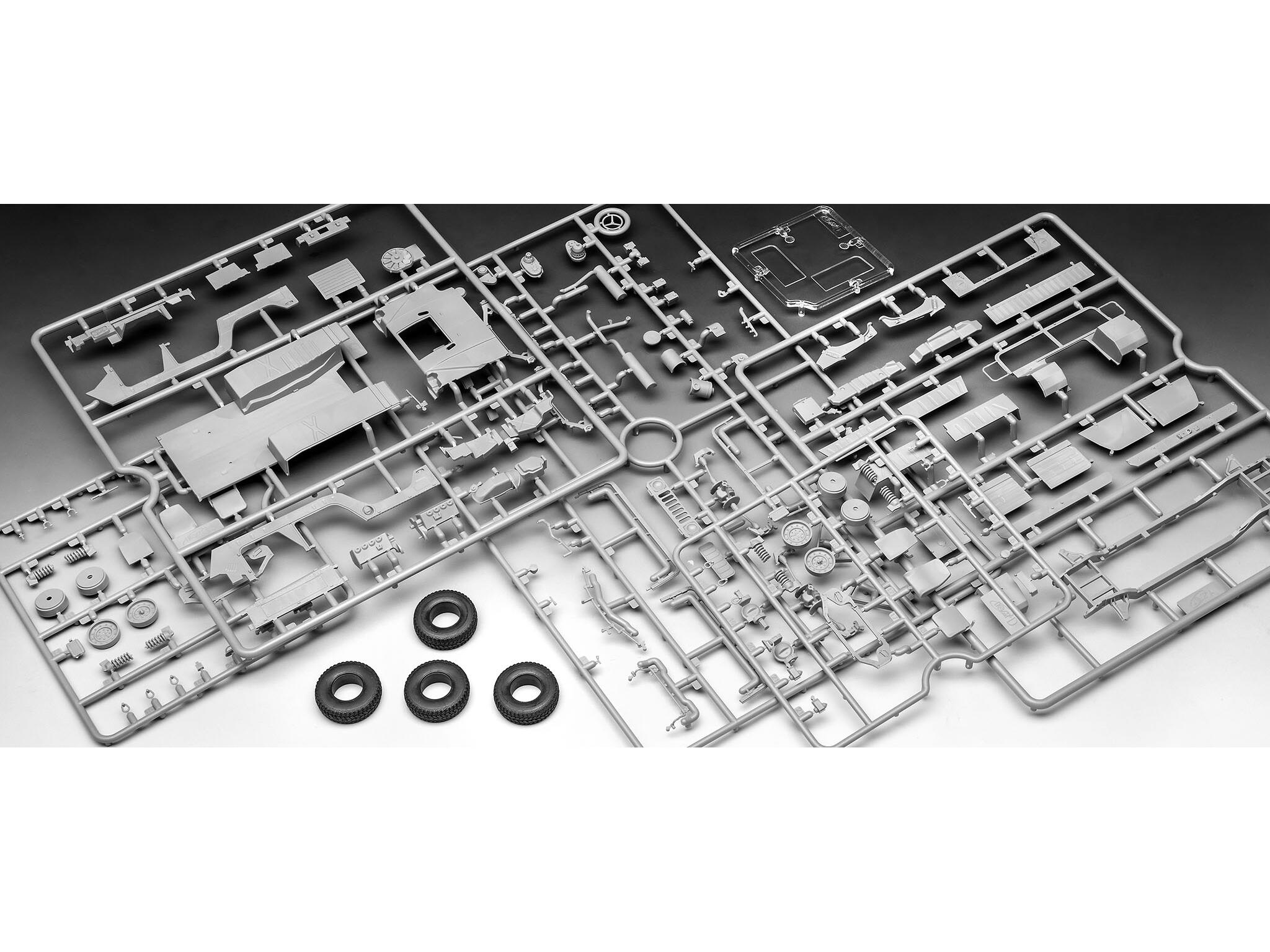 Maquette militaire Revell 03366 HMMWV M109 7A2