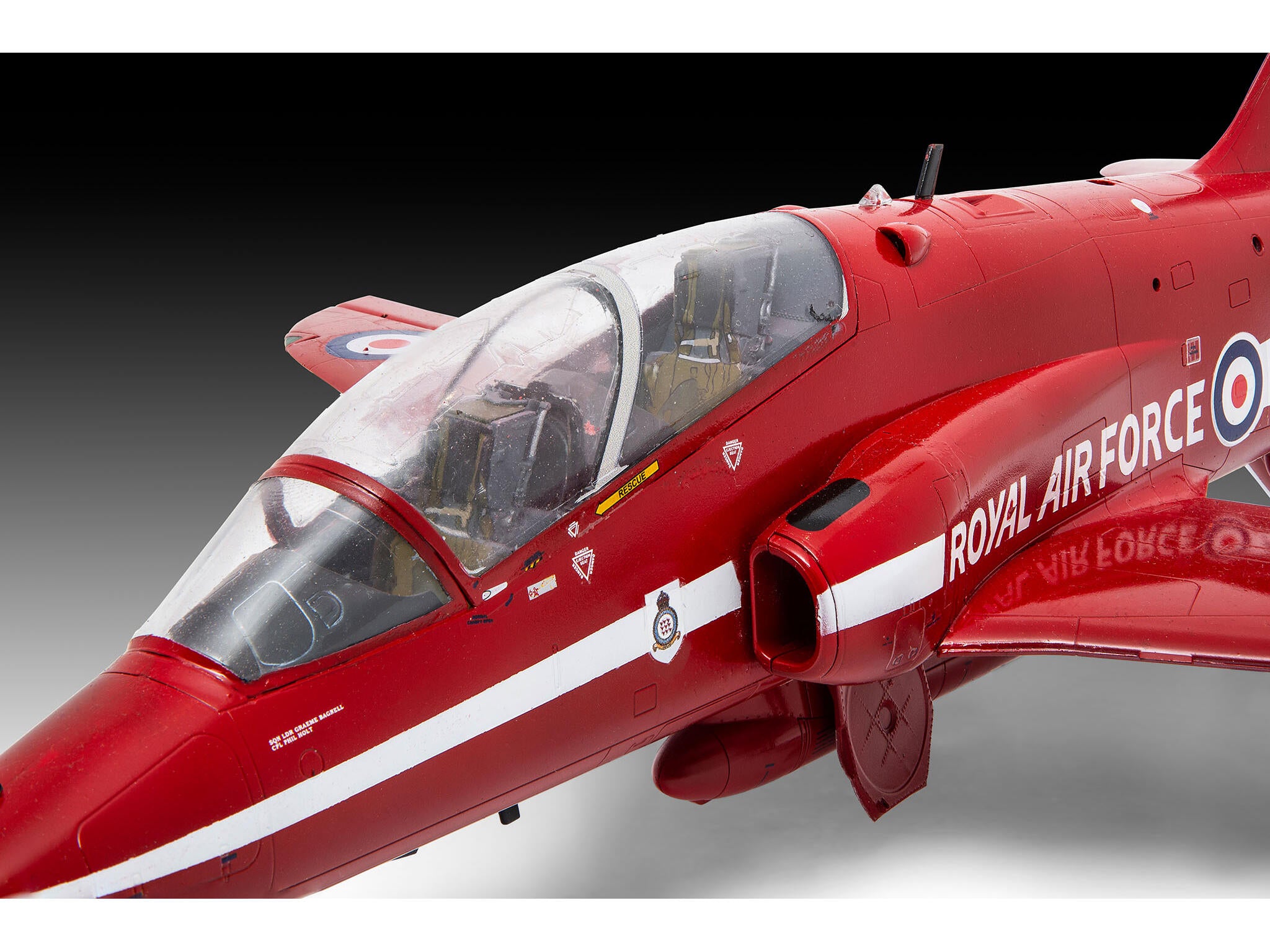 Maquette avion Revell 04284 BAe Hawk T.1A "RAF Red Arrows"