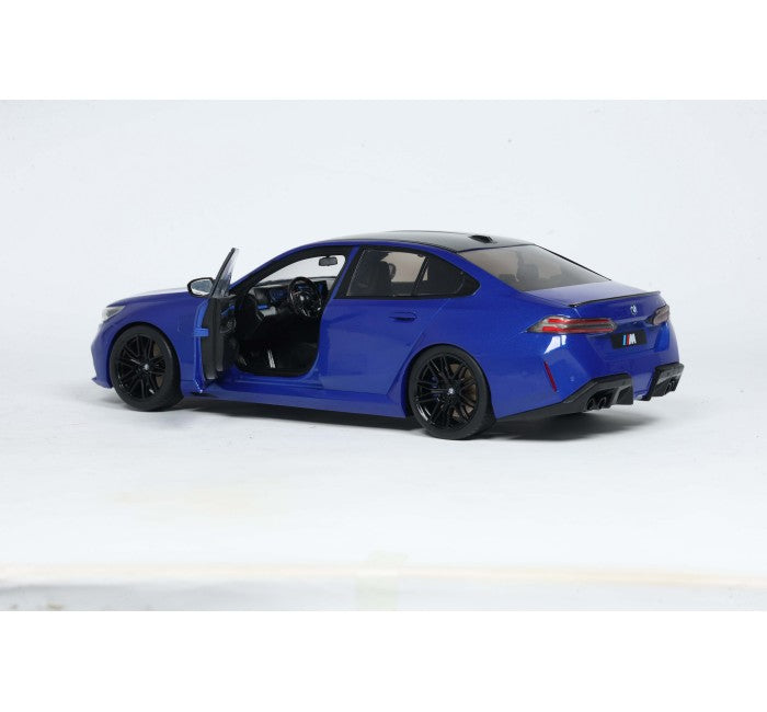 Solido S1814703 Voiture miniature collection 1/18 BMW M5 Bleu Marina Bay 2025 - Breizh Modélisme.