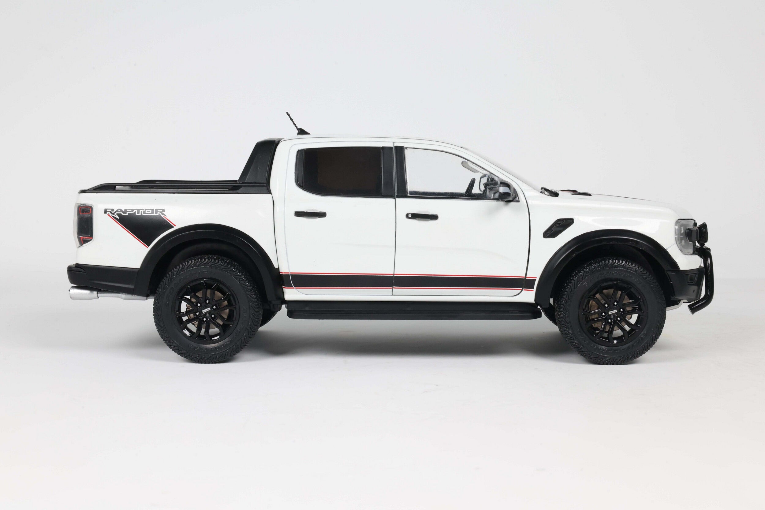 Solido S1813904 miniature collection 1/18 Ford Ranger Raptor Ice blanc 2024 - Breizh Modélisme.
