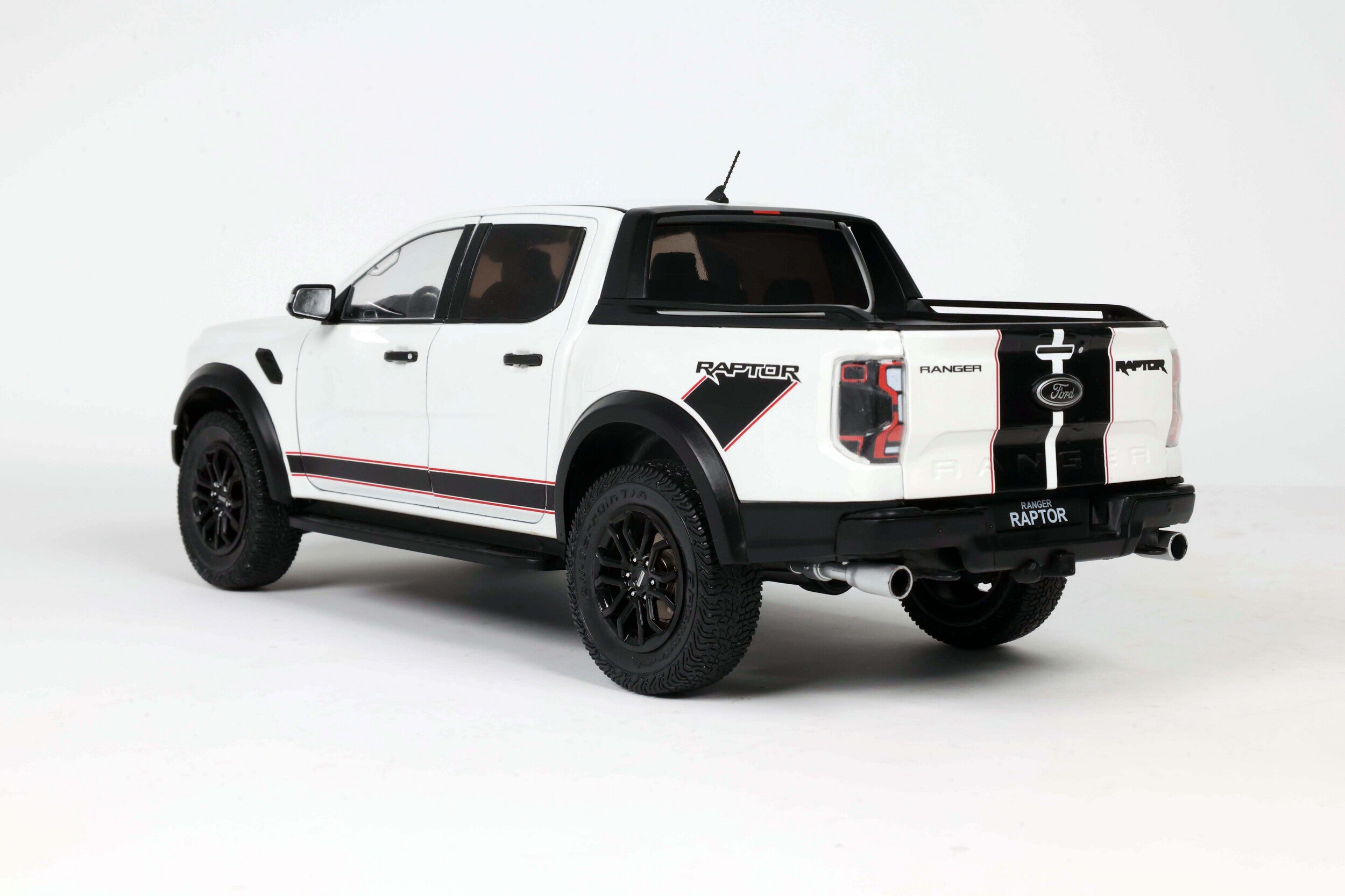 Solido S1813904 miniature collection 1/18 Ford Ranger Raptor Ice blanc 2024 - Breizh Modélisme.