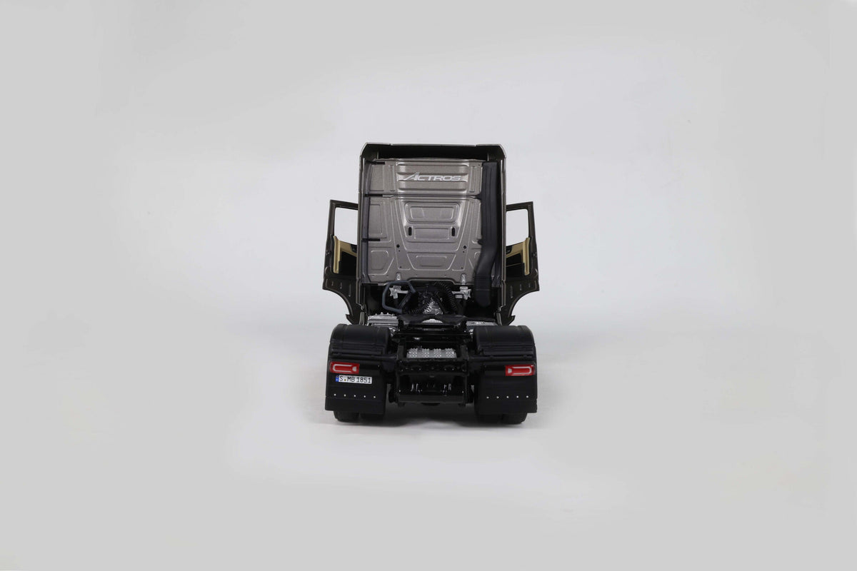 Solido S2400205 Camion miniature collection 1/24 Mercedes-Benz Actros L Argent mat 2021 - Breizh Modélisme.
