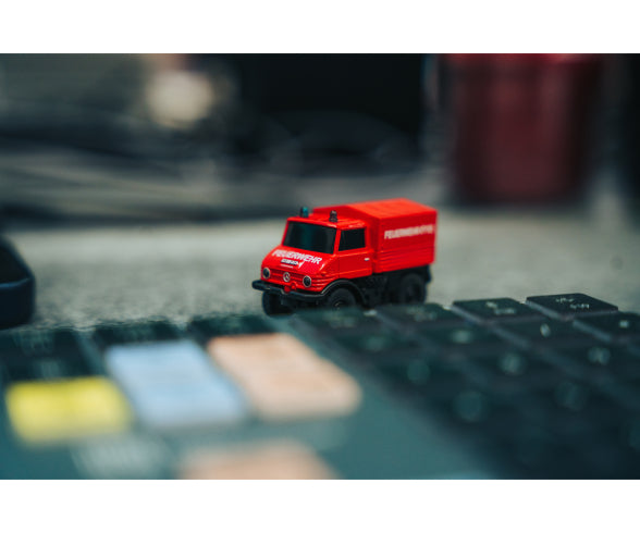 Mini voiture RC M-B Unimog U406 avec remorque 1/87 - Breizh Modélisme.