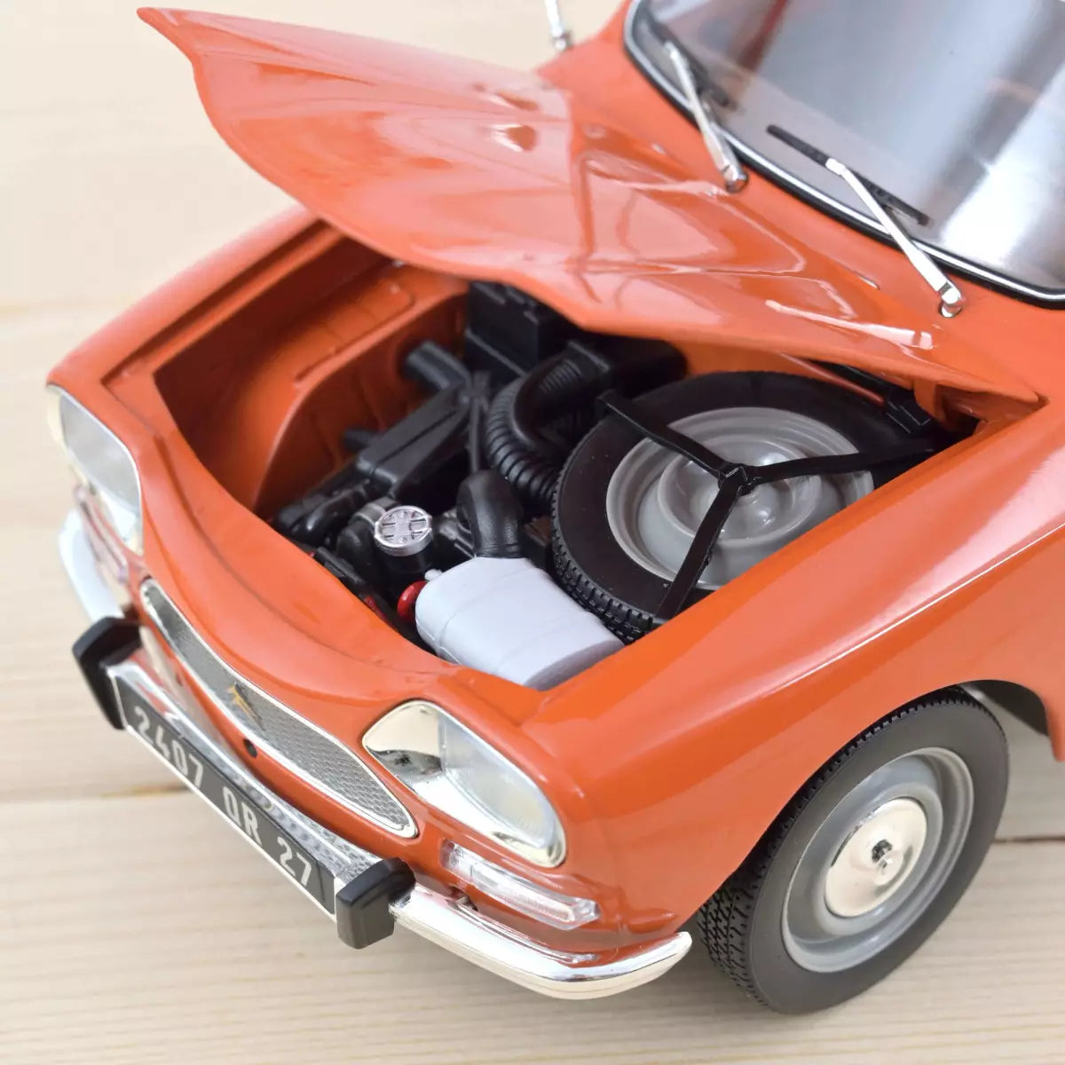 Voiture miniature collection 1/18 Citroën Ami 8 Break 1975 Ténéré Orange Norev 181674