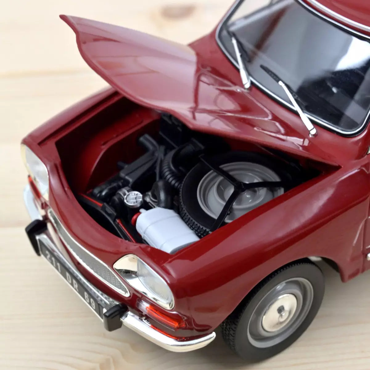 Citroën Ami 8 Club 1969 Massena Rouge 1/18 - 300pcs Citroën Ami 8 Club 1969 Massena Rouge 1/18 - 300pcs