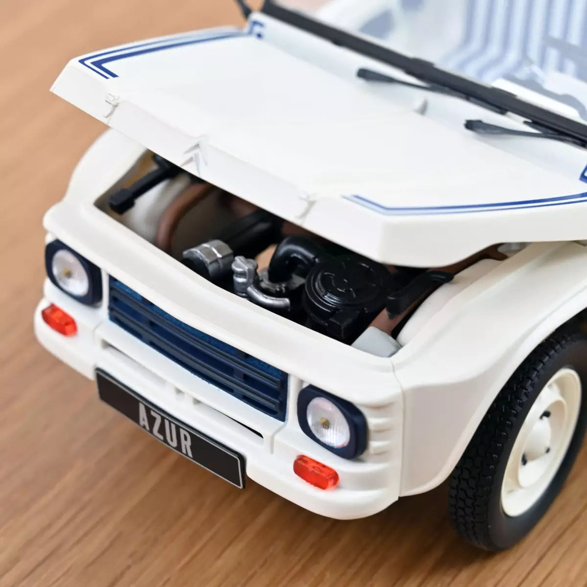 Voiture miniature collection 1/18 Citroën Méhari Azur 1983 Norev 181800
