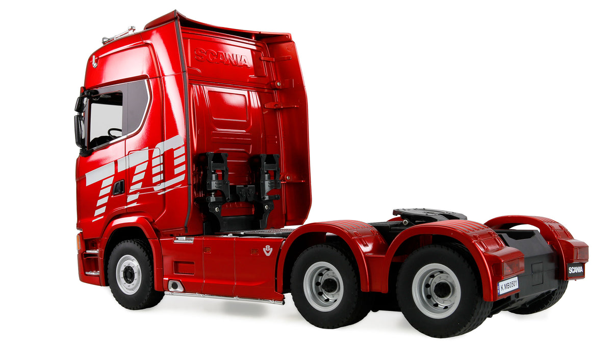 Amewi Scania 770S rouge 1/18 avec remorque porte-engins RC – 22775 - Breizh Modélisme.