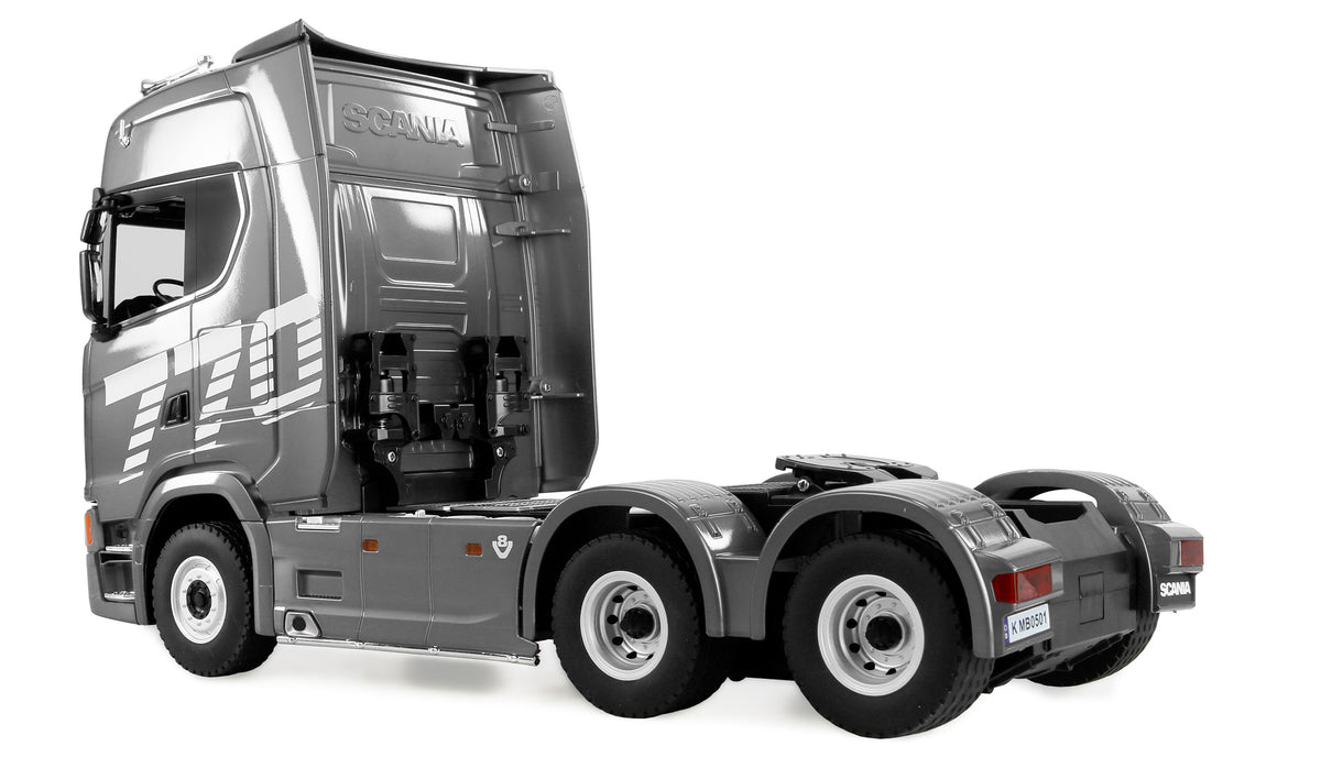 Amewi Scania 770S gris 1/18 avec remorque porte-engins RC - Breizh Modélisme.
