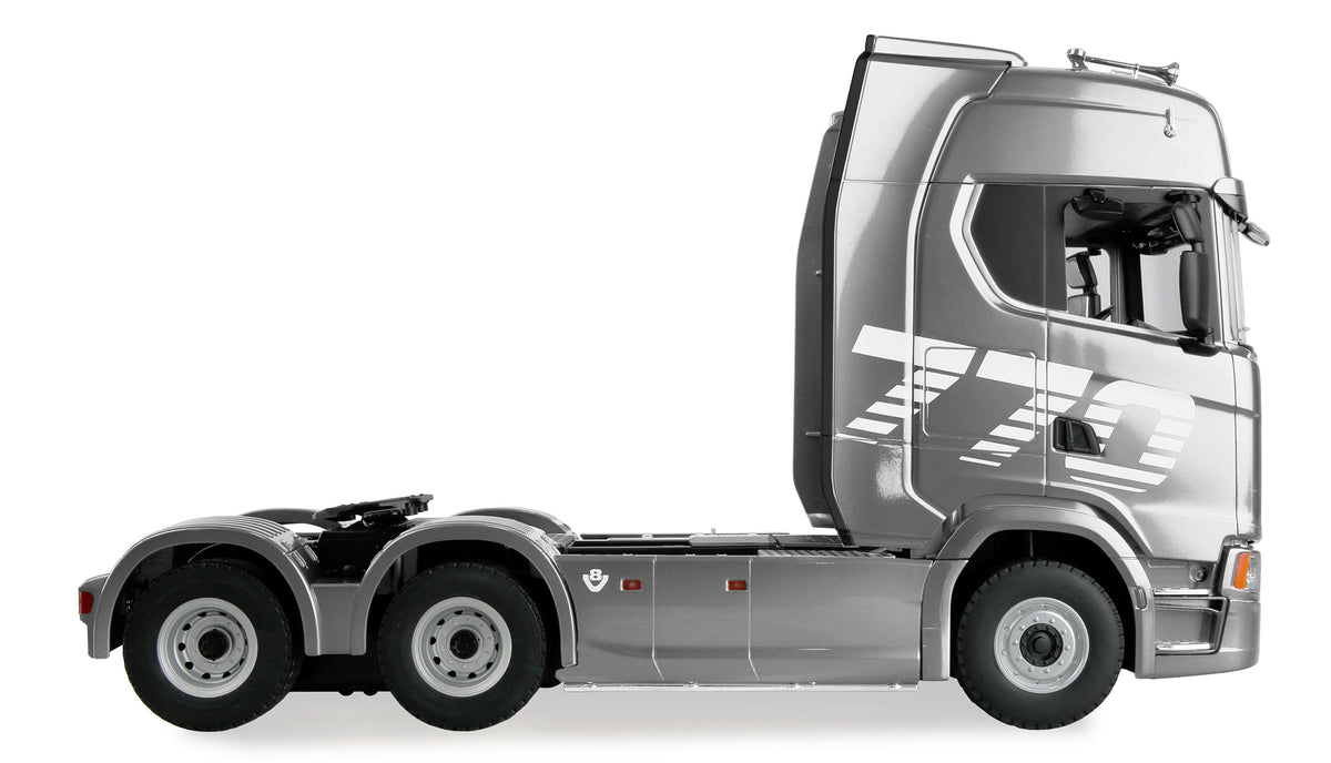 Amewi Scania 770S gris 1/18 avec remorque porte-engins RC - Breizh Modélisme.