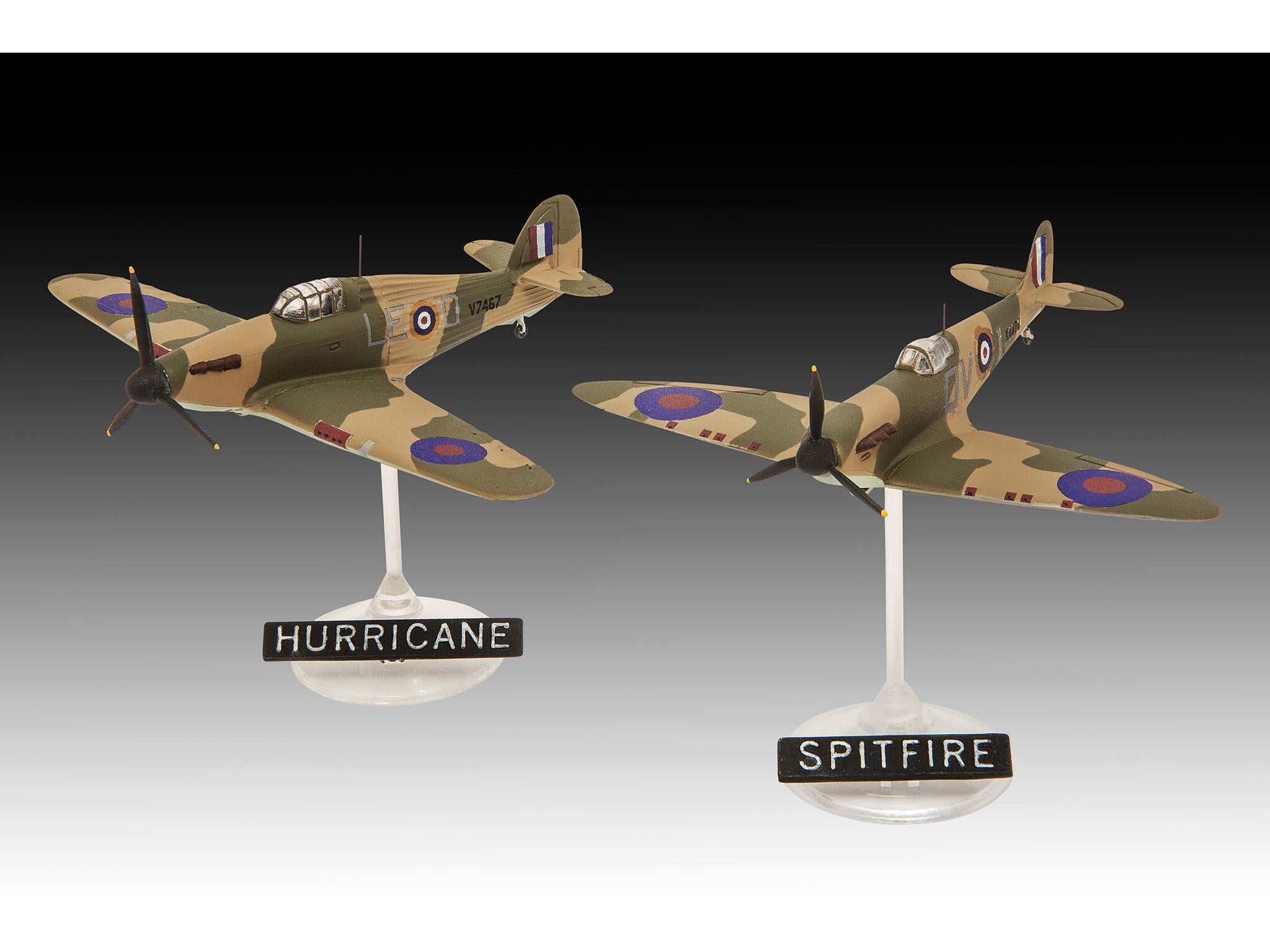 Maquette Revell Starter kit 77771 Spitfire Mk.Ia & Hurricane Mk.I avec accessoires de base