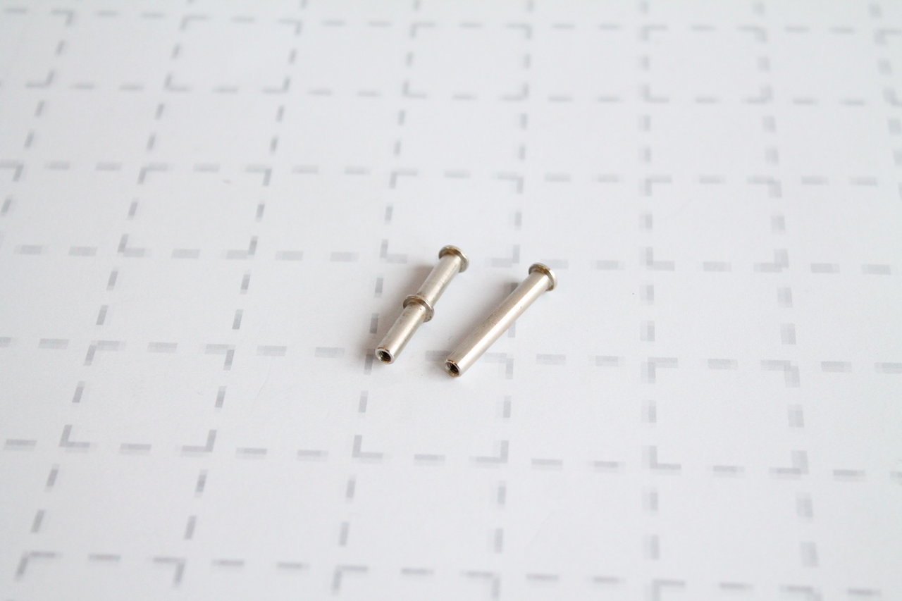 Colonnettes de fixation pour sauve-servo (2) - DF Models 7436