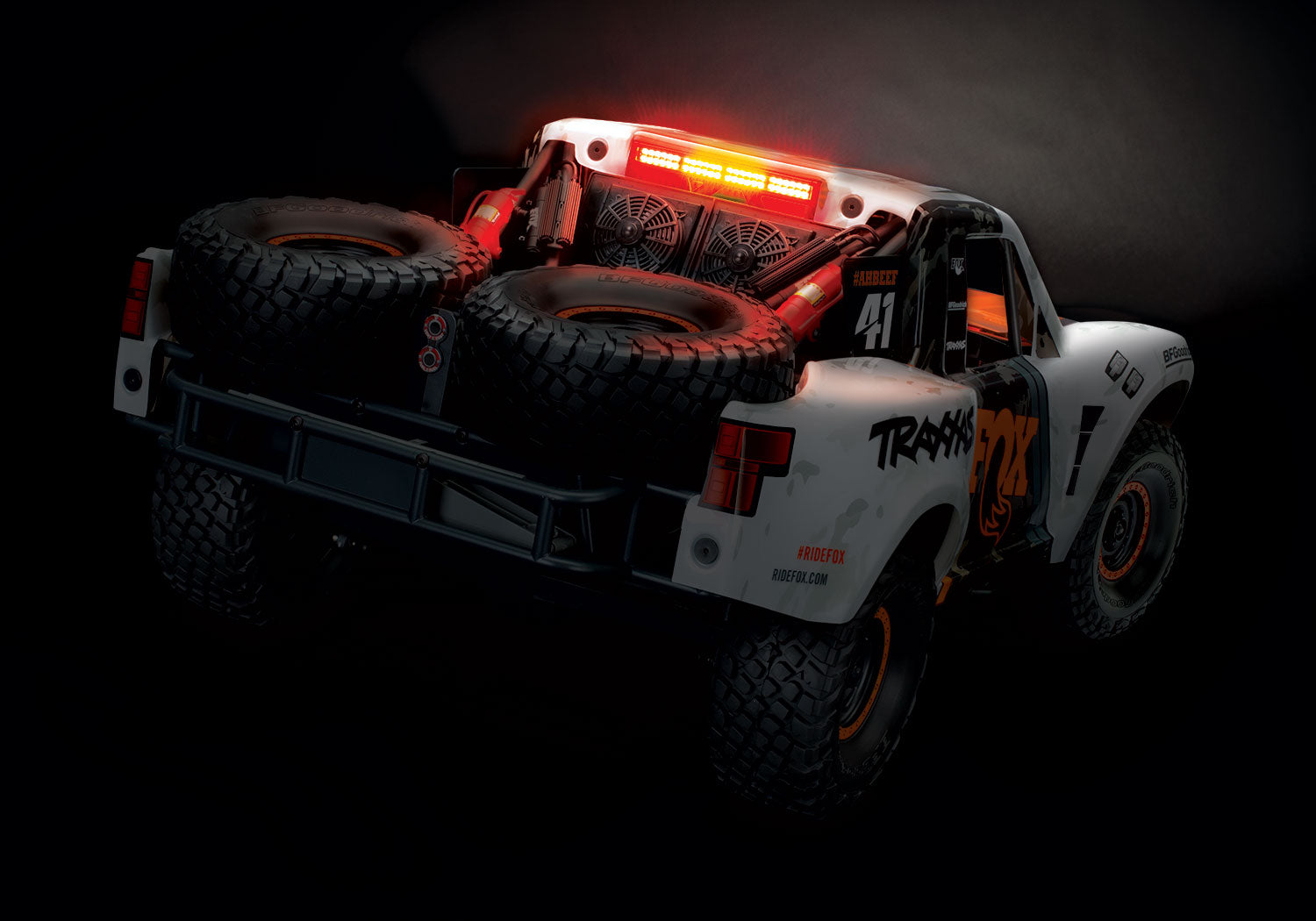 Traxxas UDR Unlimited Desert Racer 4WD avec leds 85086-4