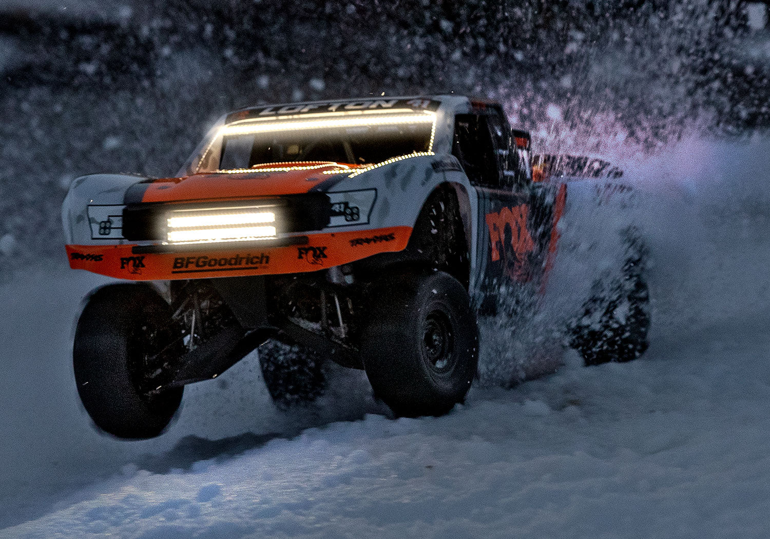 Traxxas UDR Unlimited Desert Racer 4WD avec leds 85086-4