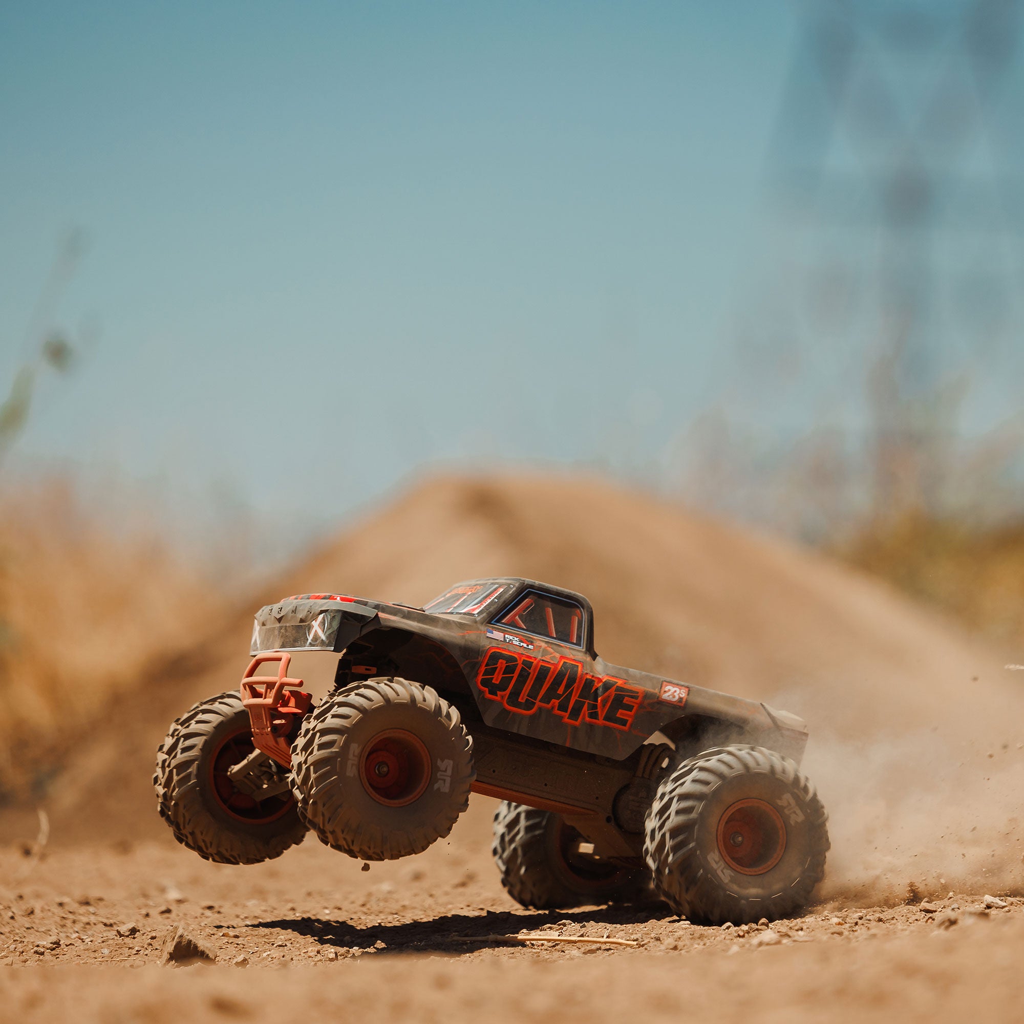 Arrma Monster Truck QUAKE 223S DSC 2WD RTR Brushless 1/10 rouge - ARA3537T1