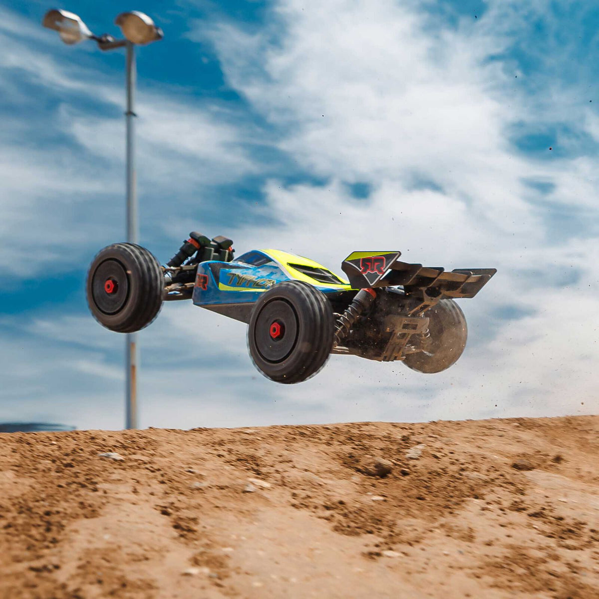 Arrma Buggy 4X4 Typhon brushless 223S BLX 1/8 avec DSC RTR bleu - ARA4306V4T4