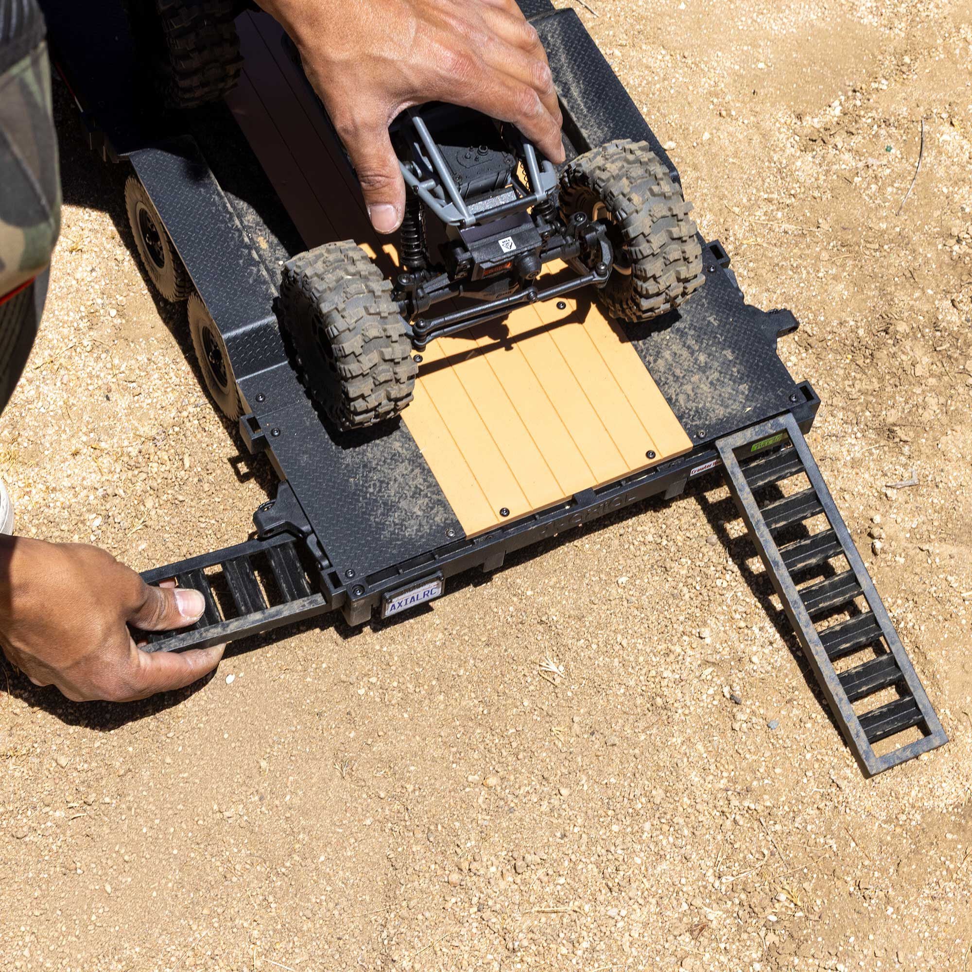 Remorque à plateau Axial 1/10 SCX10 - AXI-3409