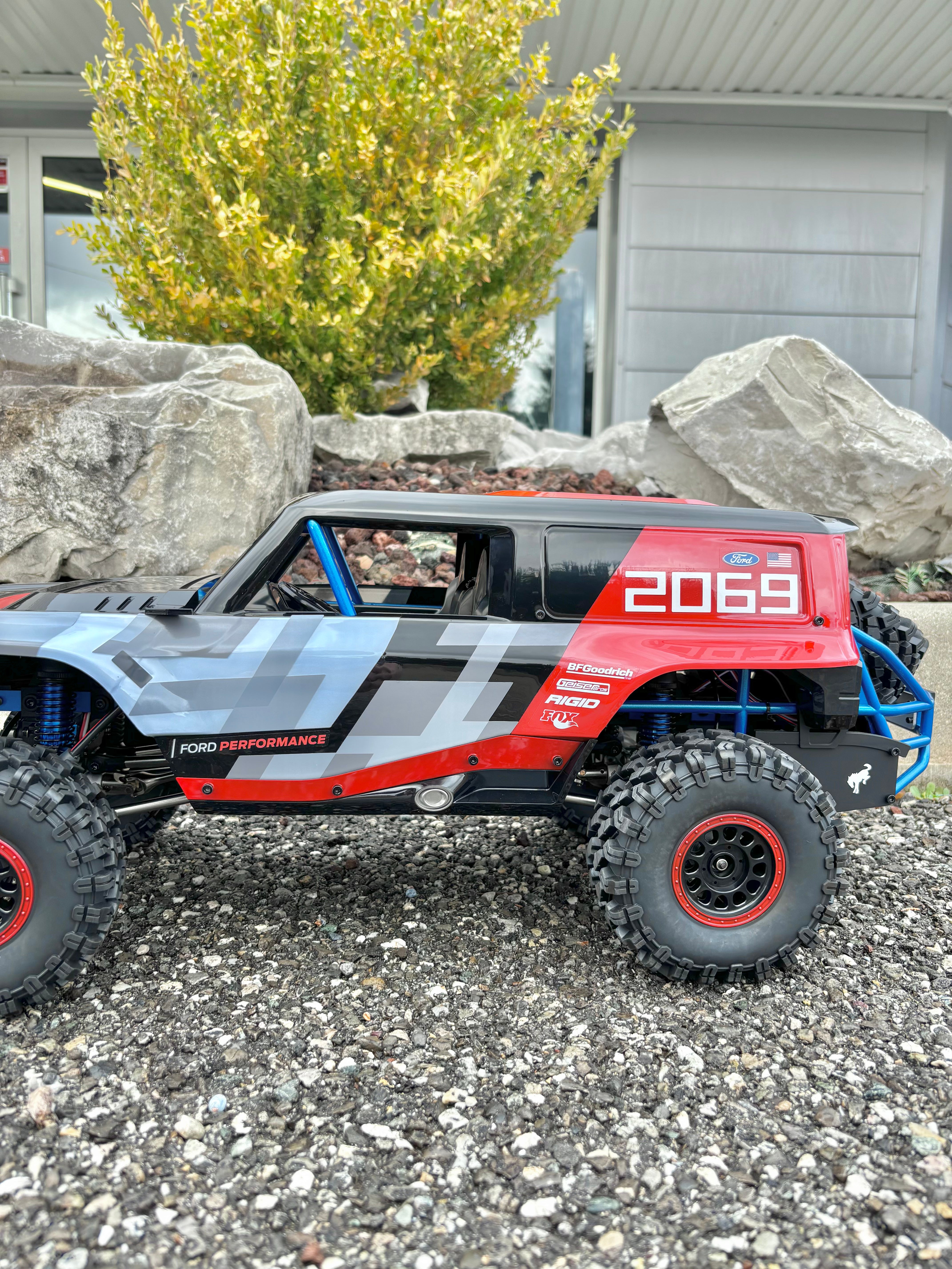 MJX Hyper GO H8P 1/8 RC Crawler Brushless Ford Bronco Baja 1000