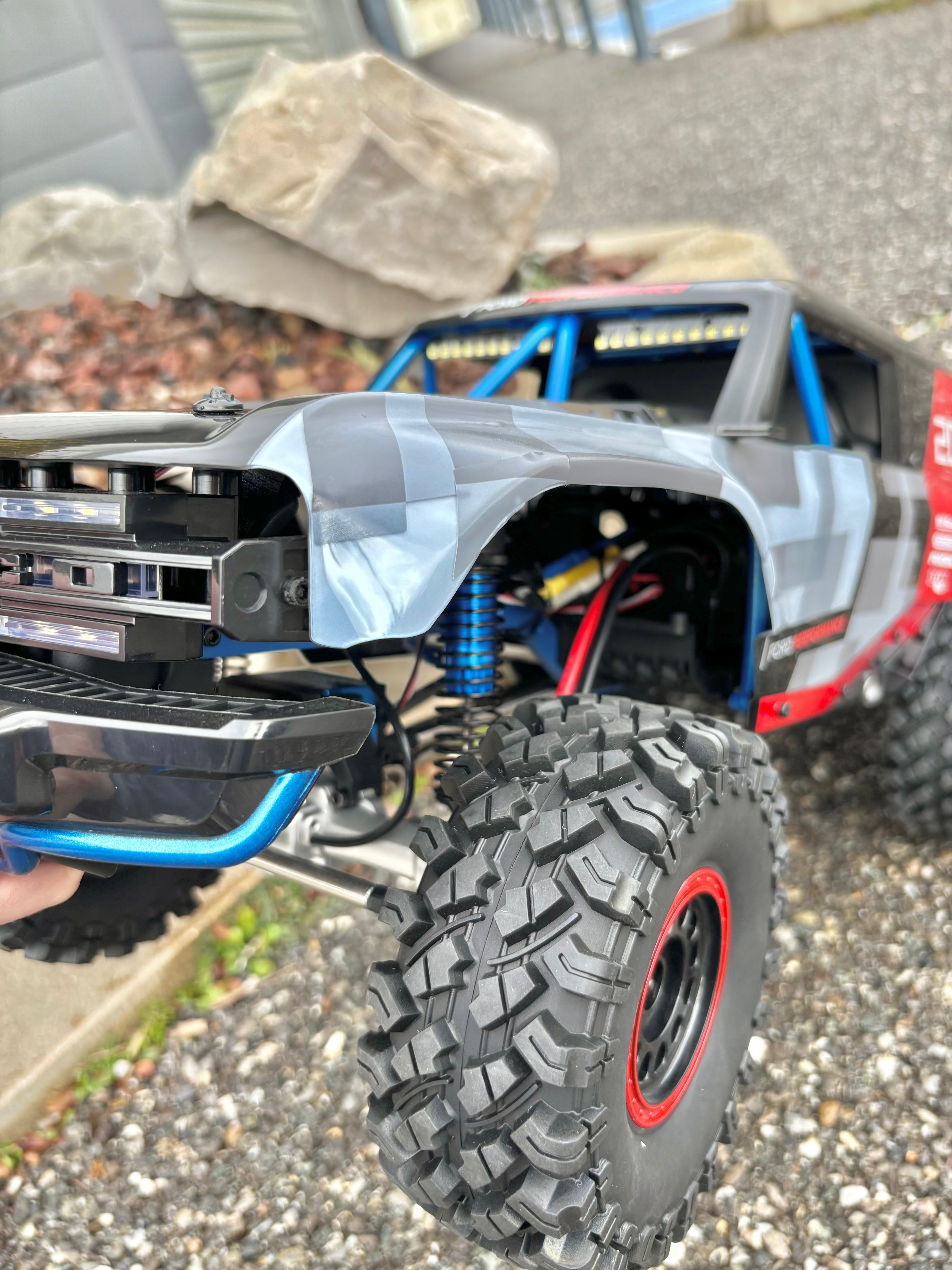 MJX Hyper GO H8P 1/8 RC Crawler Brushless Ford Bronco Baja 1000