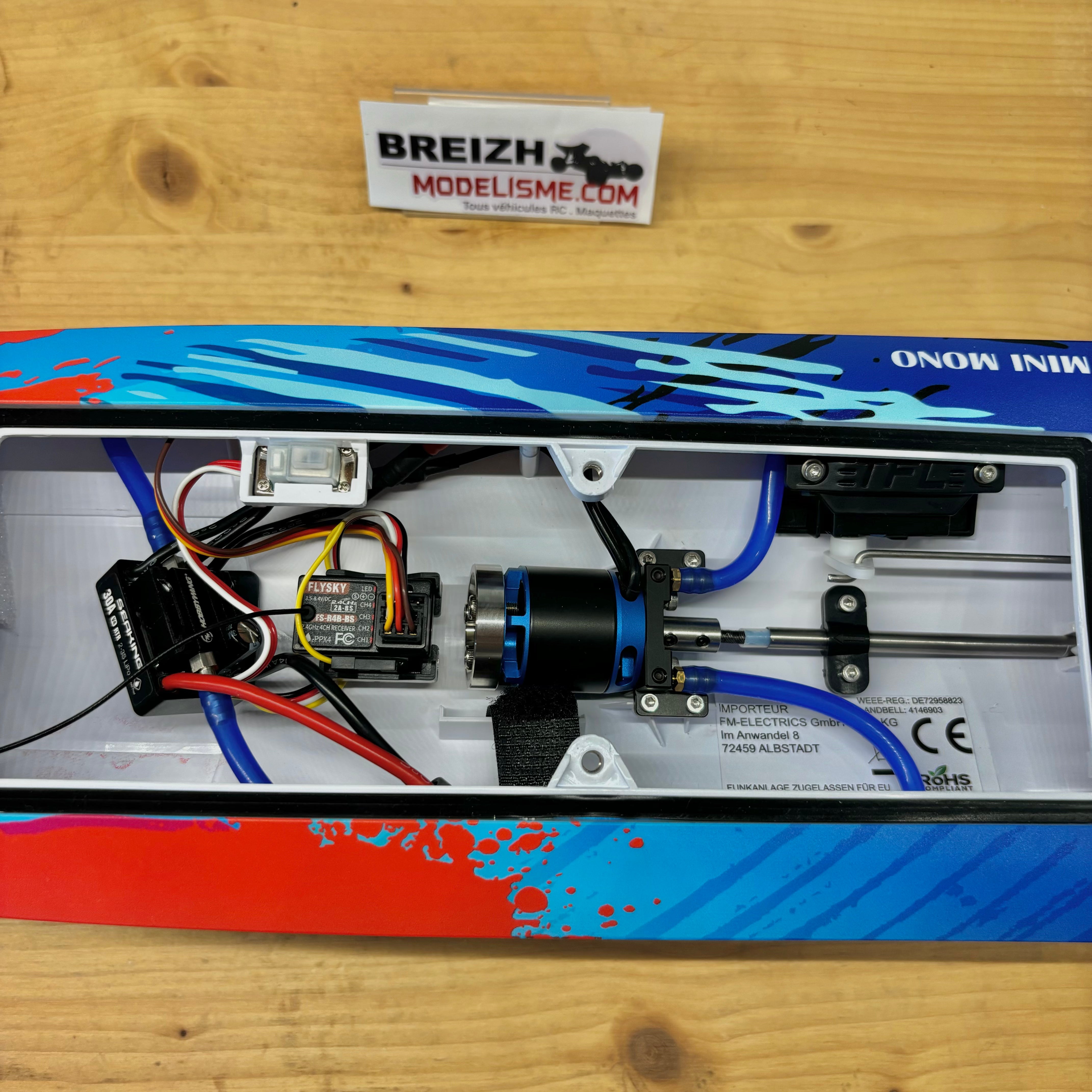Bateau radiocommandé TFL Hobby 1158 Brushless Explorer Mono RTR - Bleu