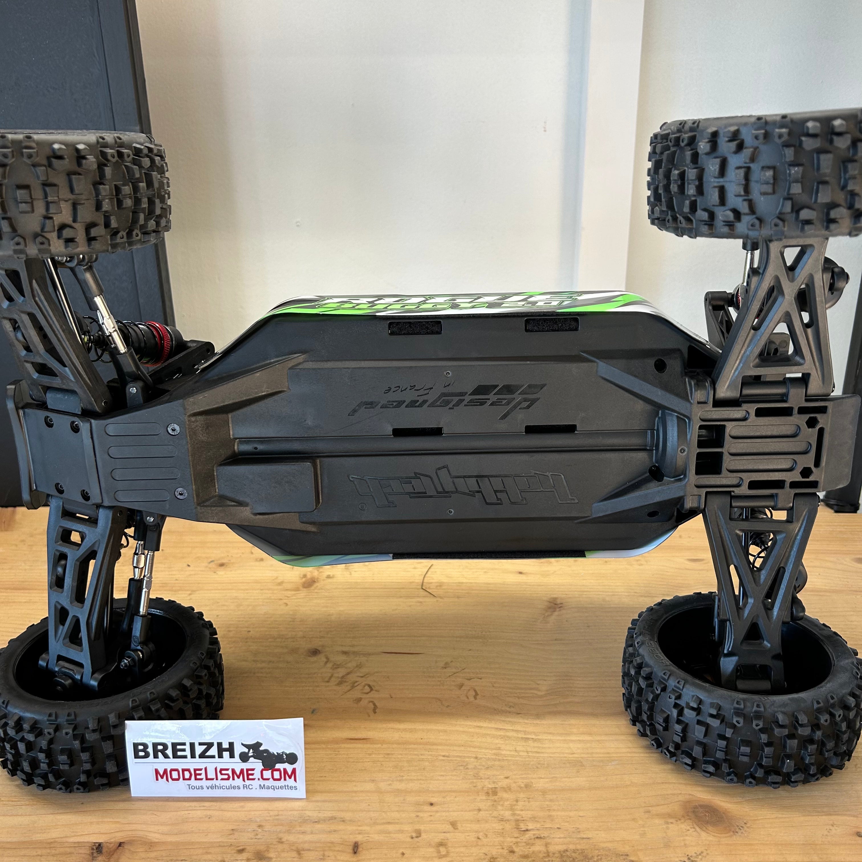 Rogue Buggy 2.0 1/8 Brushless verte version PACK 3S