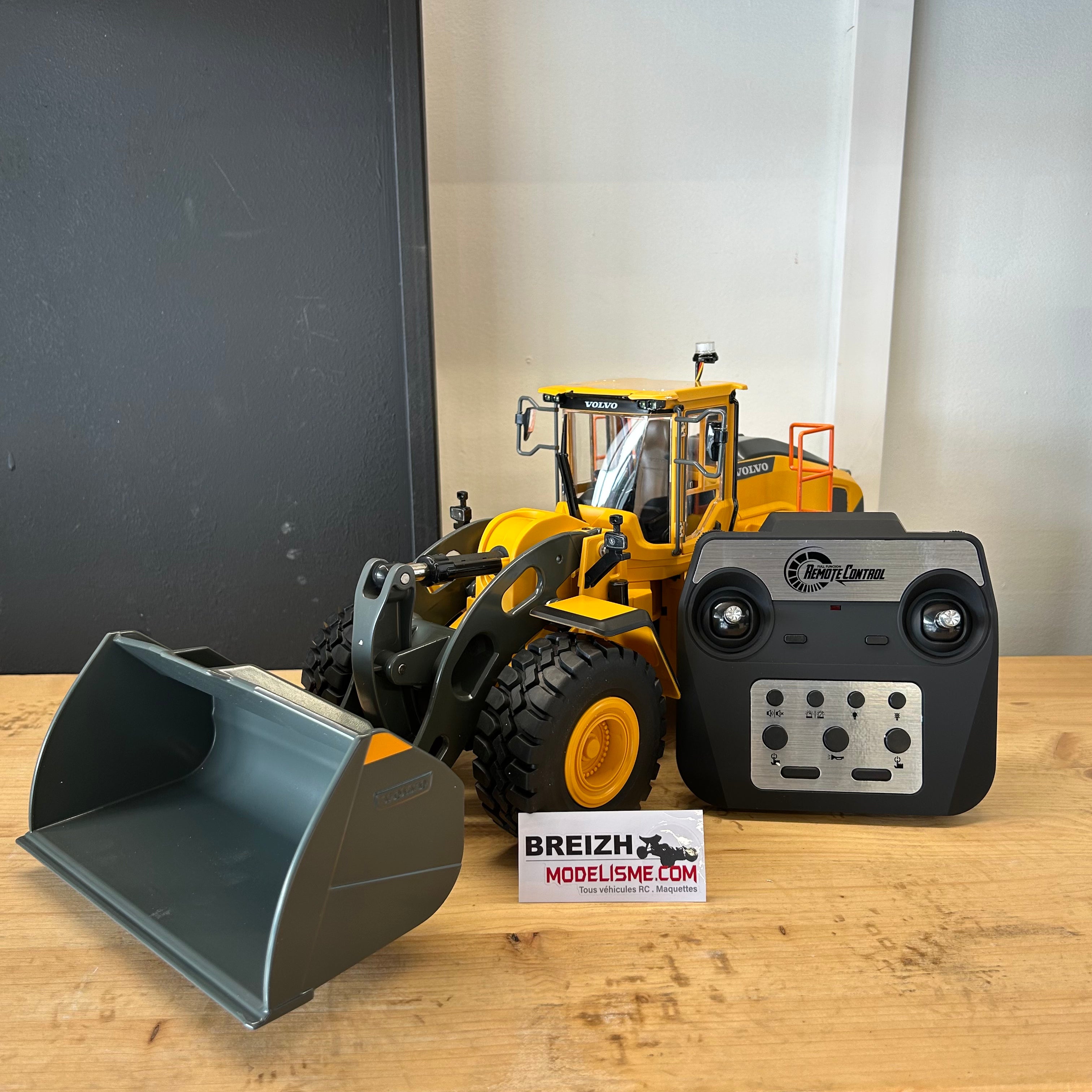 Double E Volvo L260H Chargeuse en métal 1/16 V2 RC 4WD