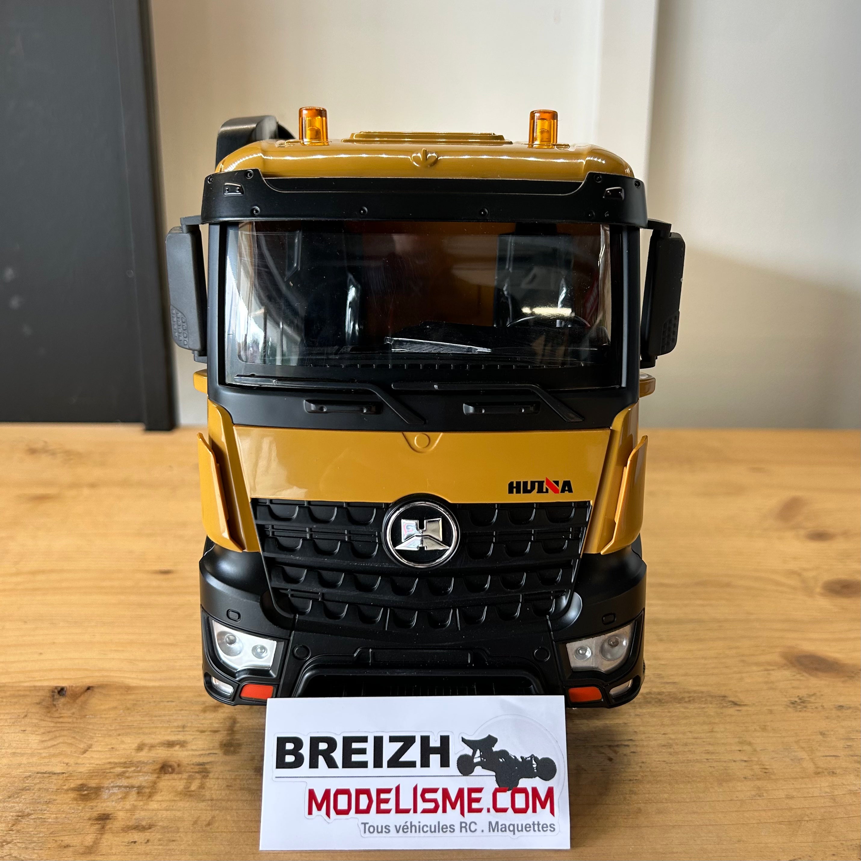 Camion à benne 1/14 - 12 voies à 8 roues  Huina 1536