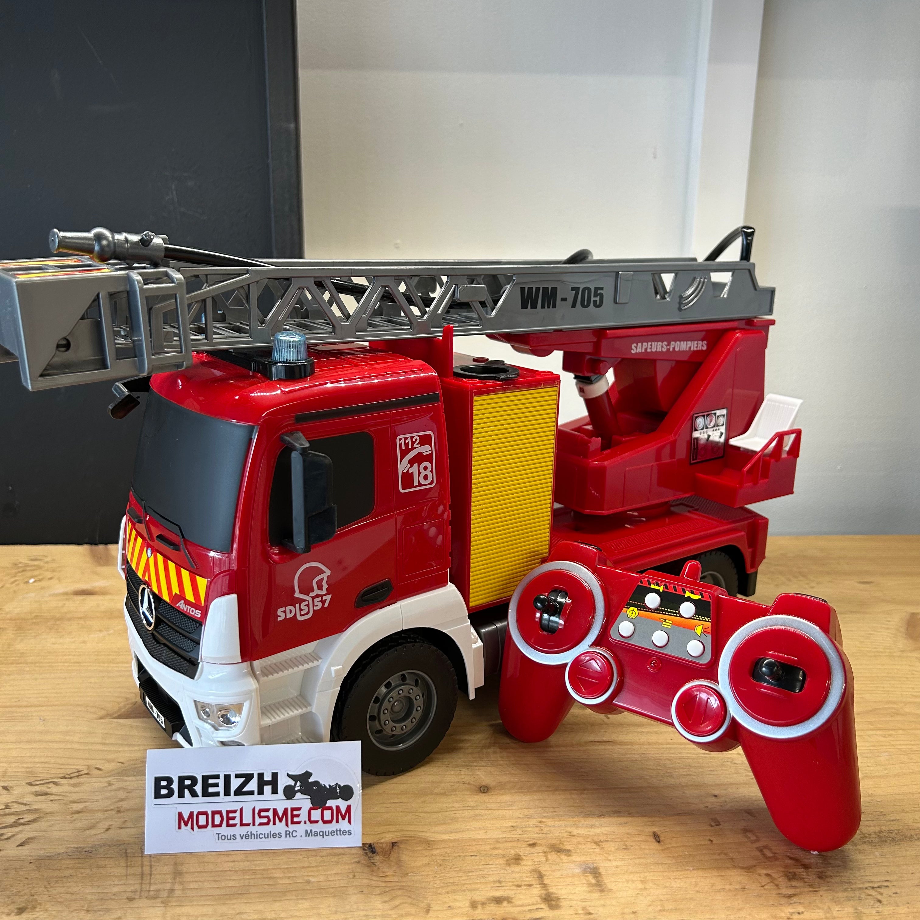 Camion de Pompiers Radiocommandé - T2M T705
