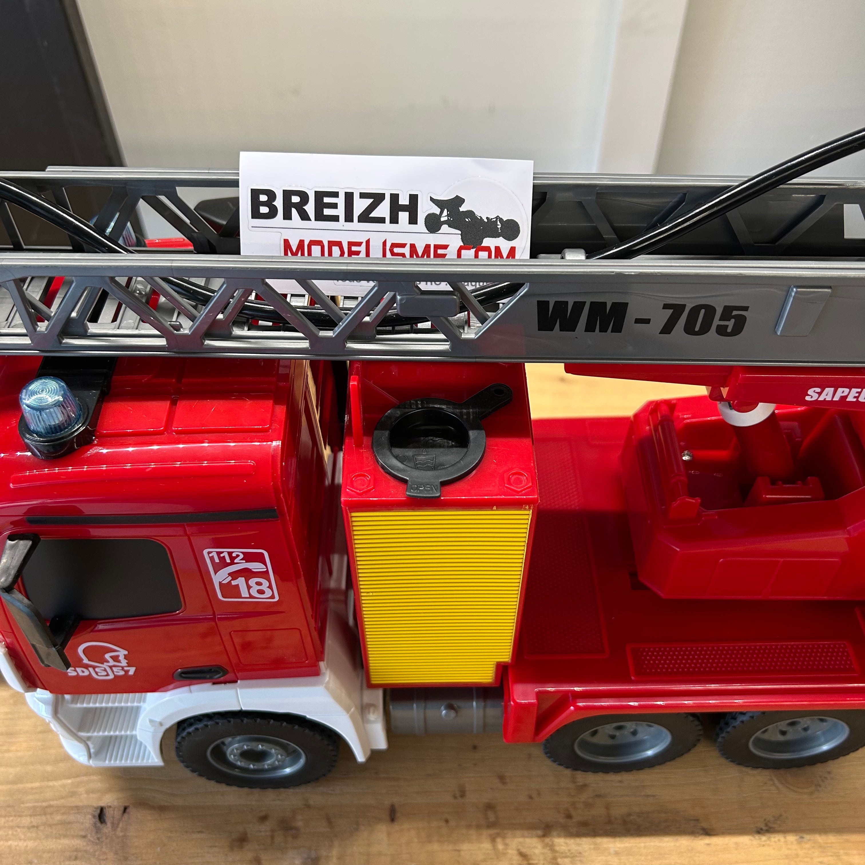 Camion de Pompiers Radiocommandé - T2M T705