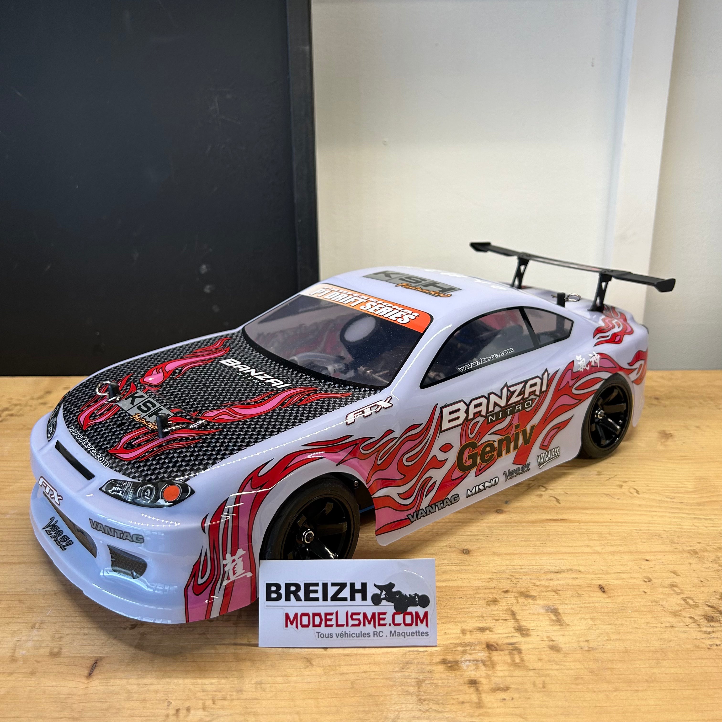 FTX Banzai Nitro Drift Piste Voiture RC thermique 1/10 4WD 5534W