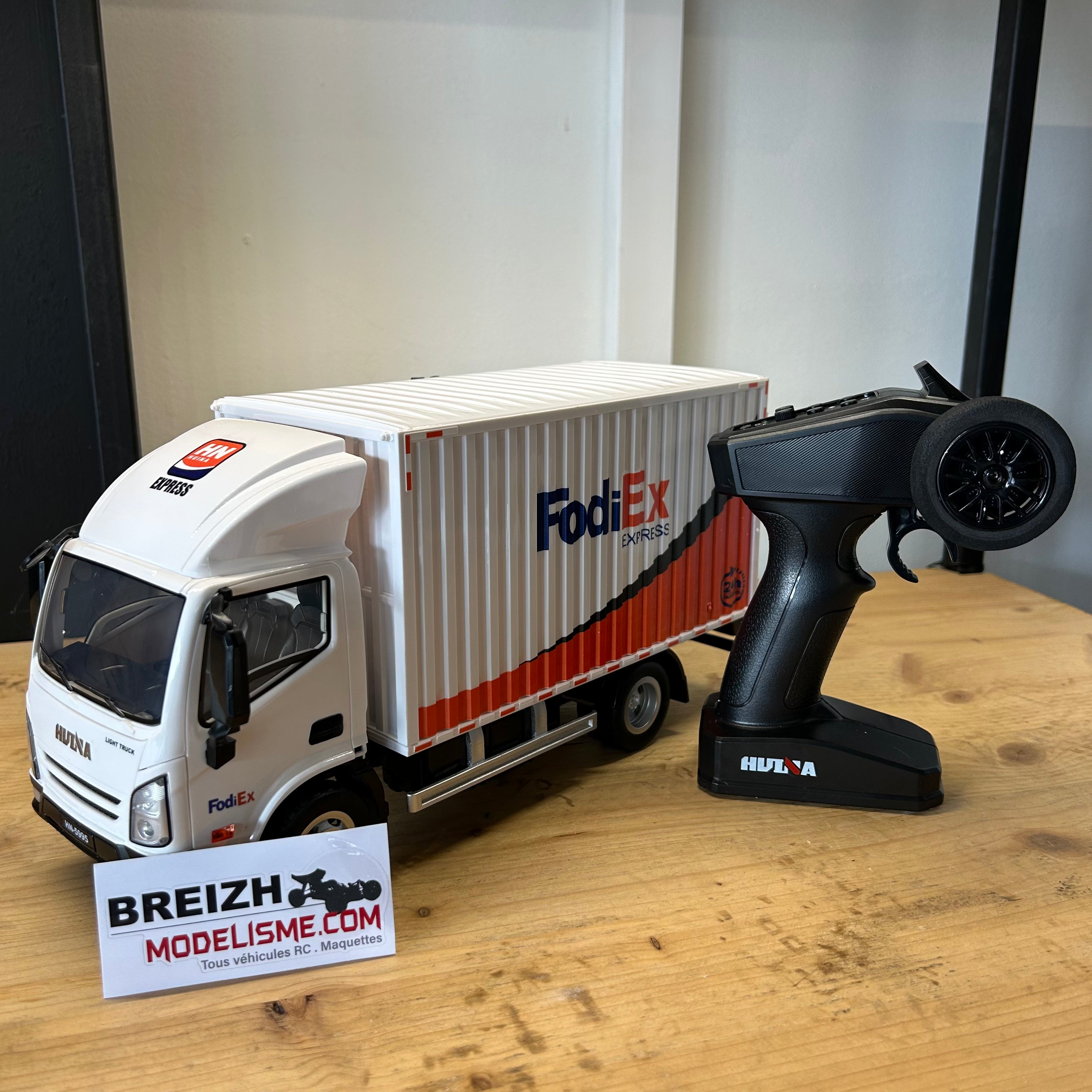 Camion de livraison radiocommandé Huina 1/18 - CY1524