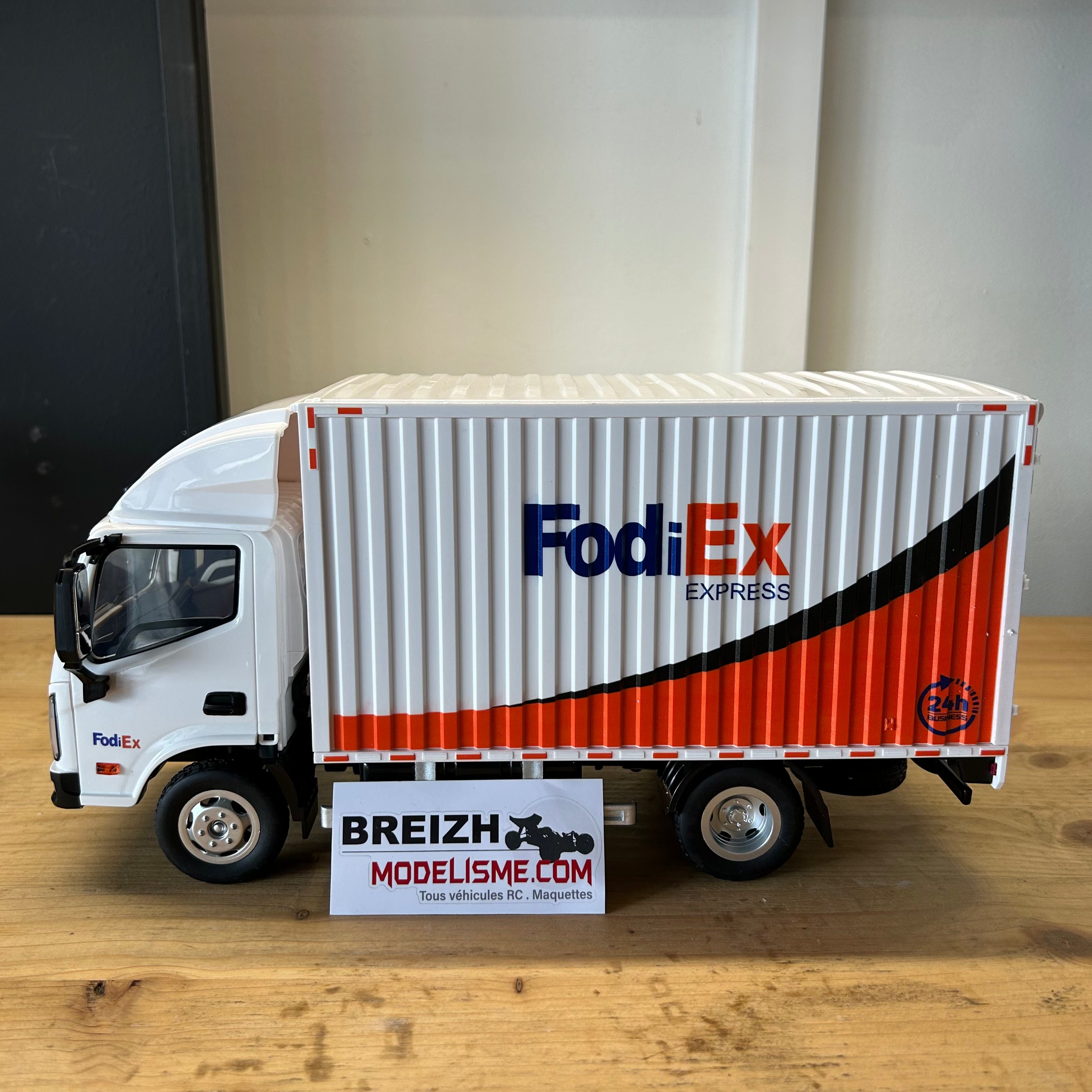 Camion de livraison radiocommandé Huina 1/18 - CY1524