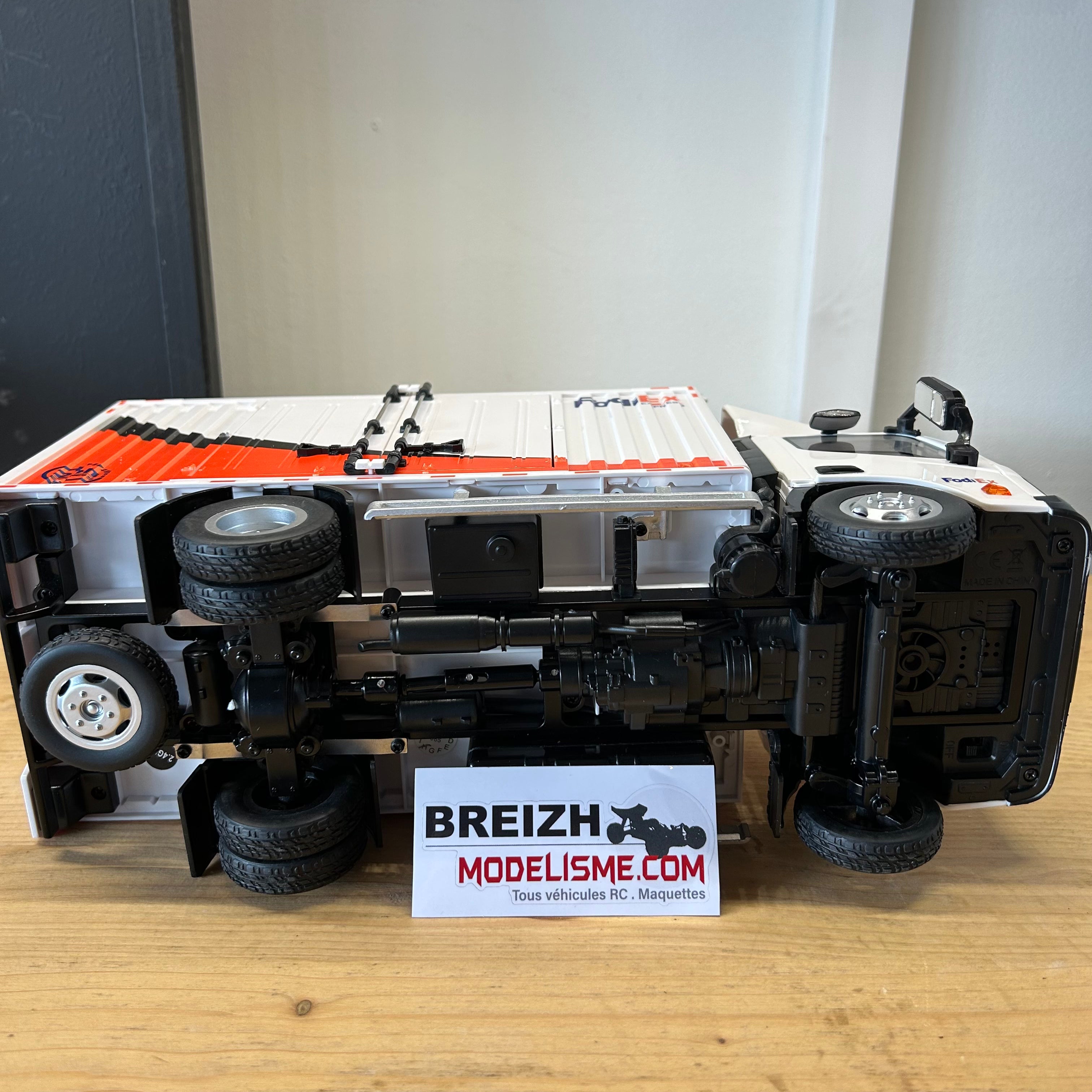 Camion de livraison radiocommandé Huina 1/18 - CY1524