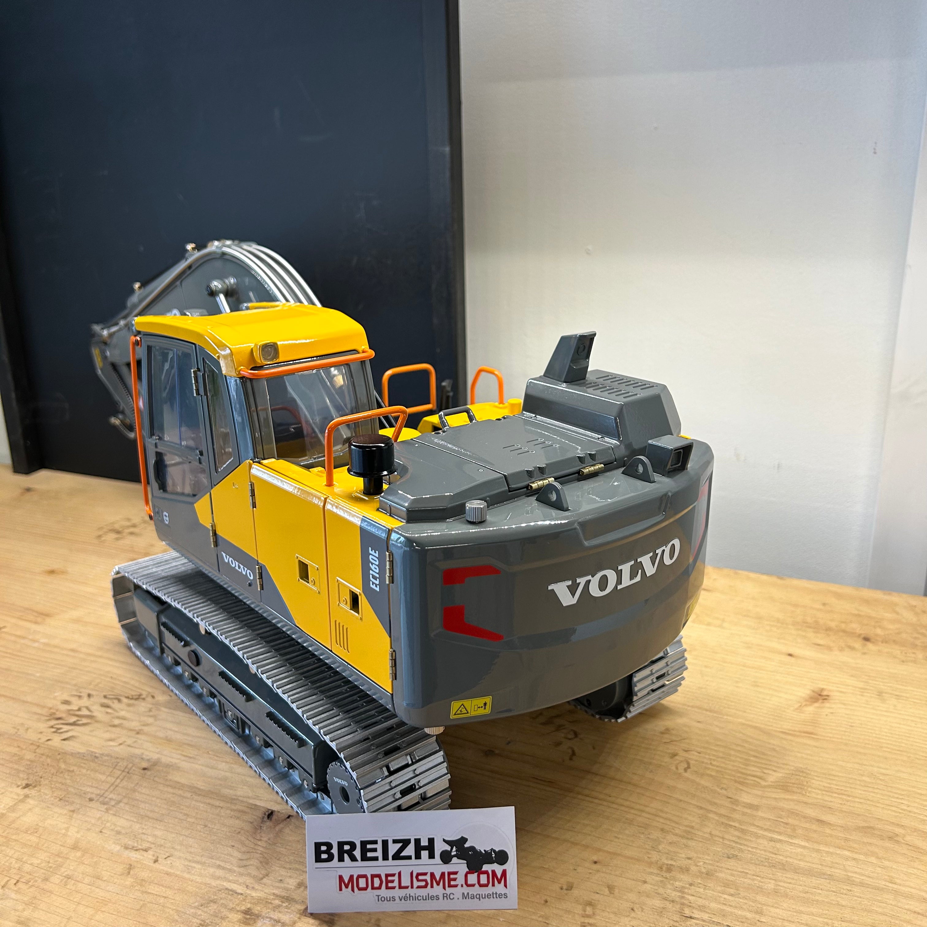 Pelle hydraulique DoubleE EC160E Pelleteuse Volvo tout métal 1:14 hydraulique RTR