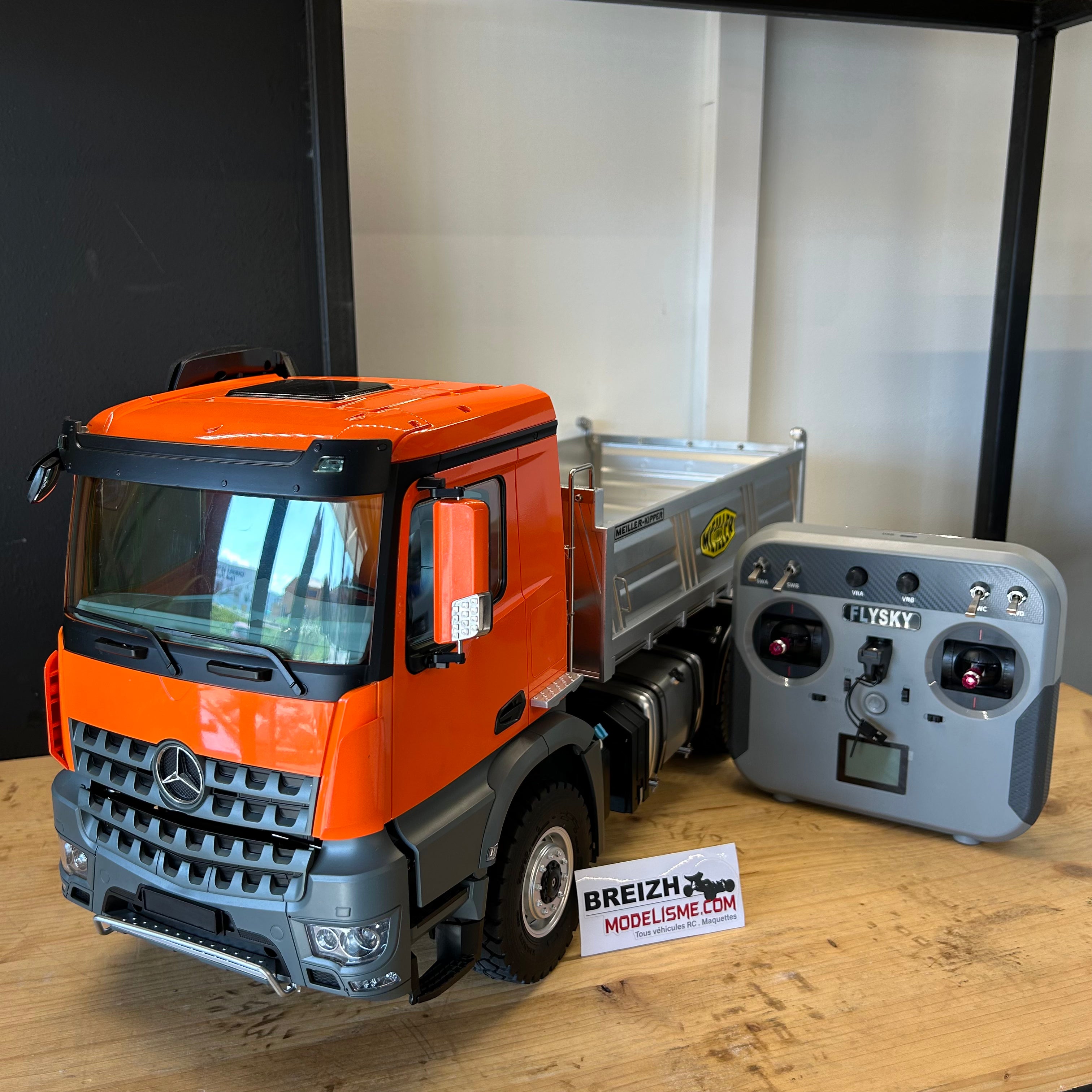 FM Electrics Camion à benne en métal LKW Kipper 4x4 Mercedes-Benz Arocs 1:14 orange