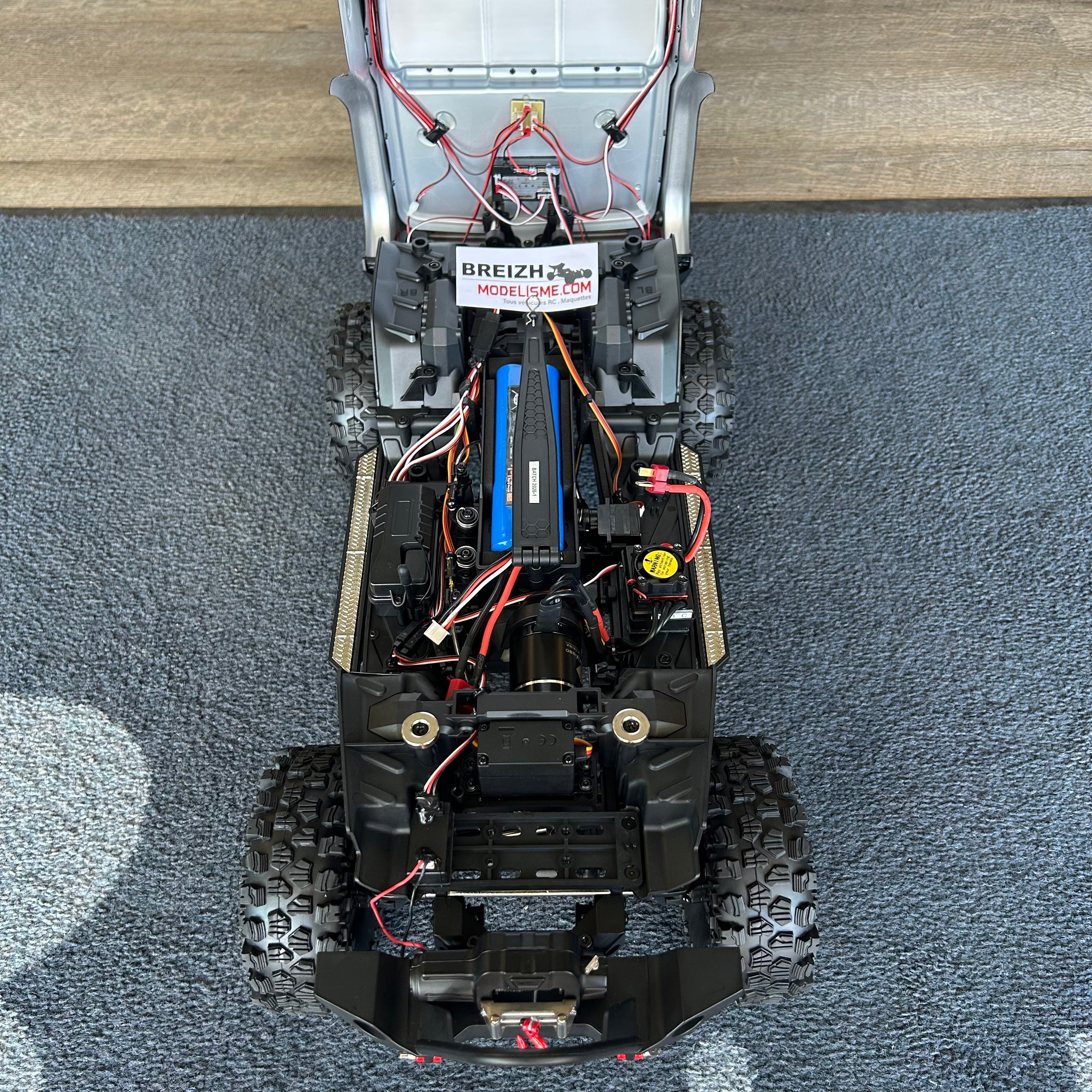 DF Models Crawler RC SDF-04S PRO 1/10 Scale rouge – Brushless RTR 3225 - Breizh Modélisme.