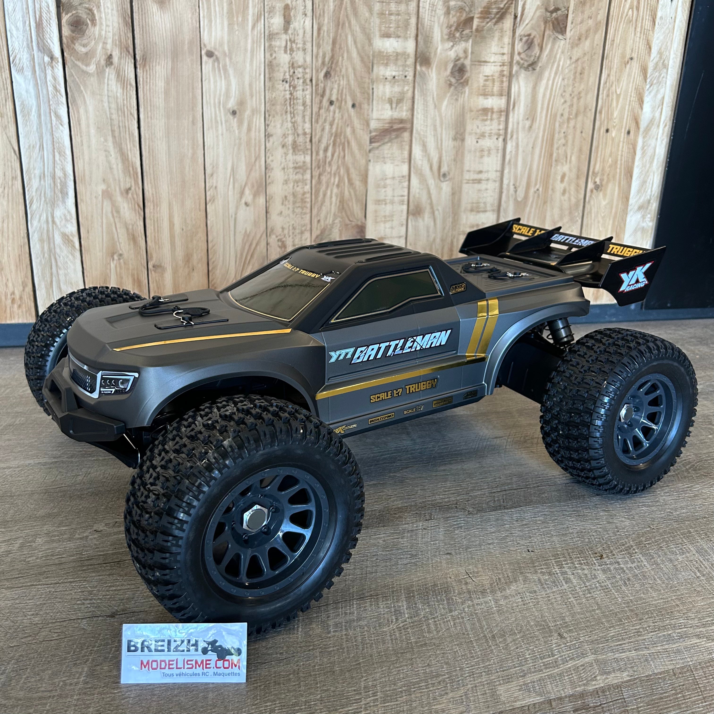 Yikong YT7 Pro Battlemann 1/7 Truggy 4WD Brushless gris 90km/h
