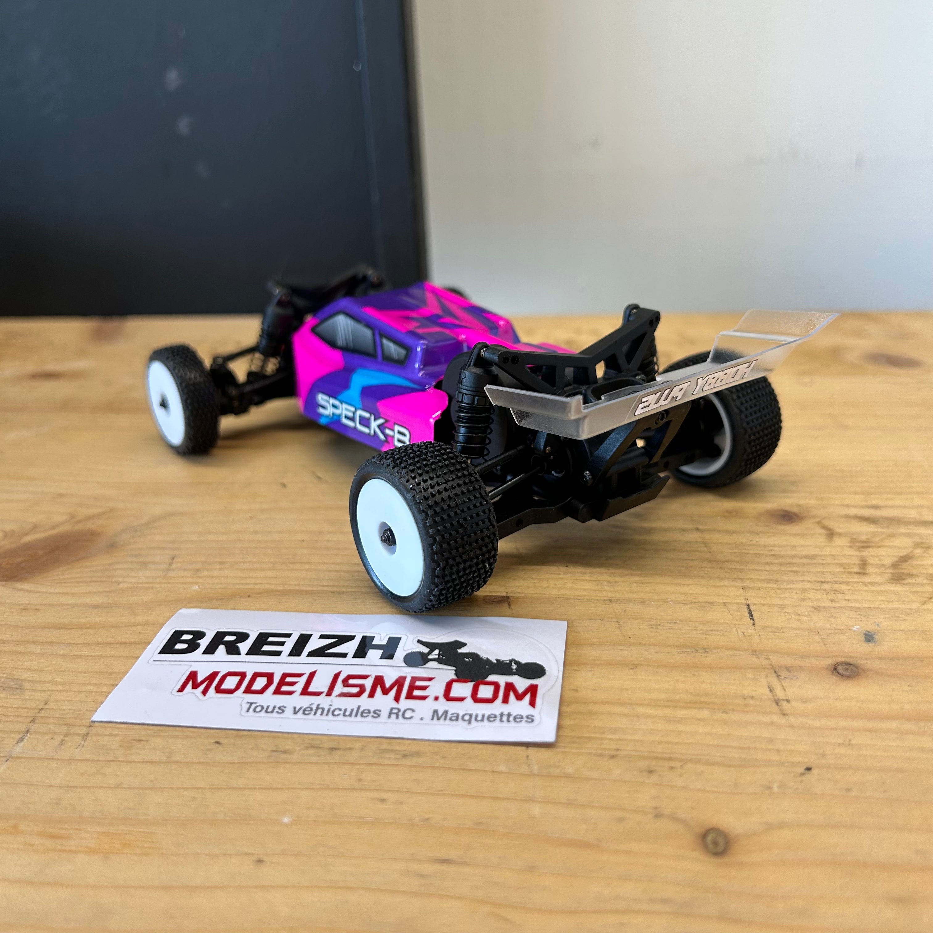 Buggy 1/24 Hobby Plus Speck B brushless magenta